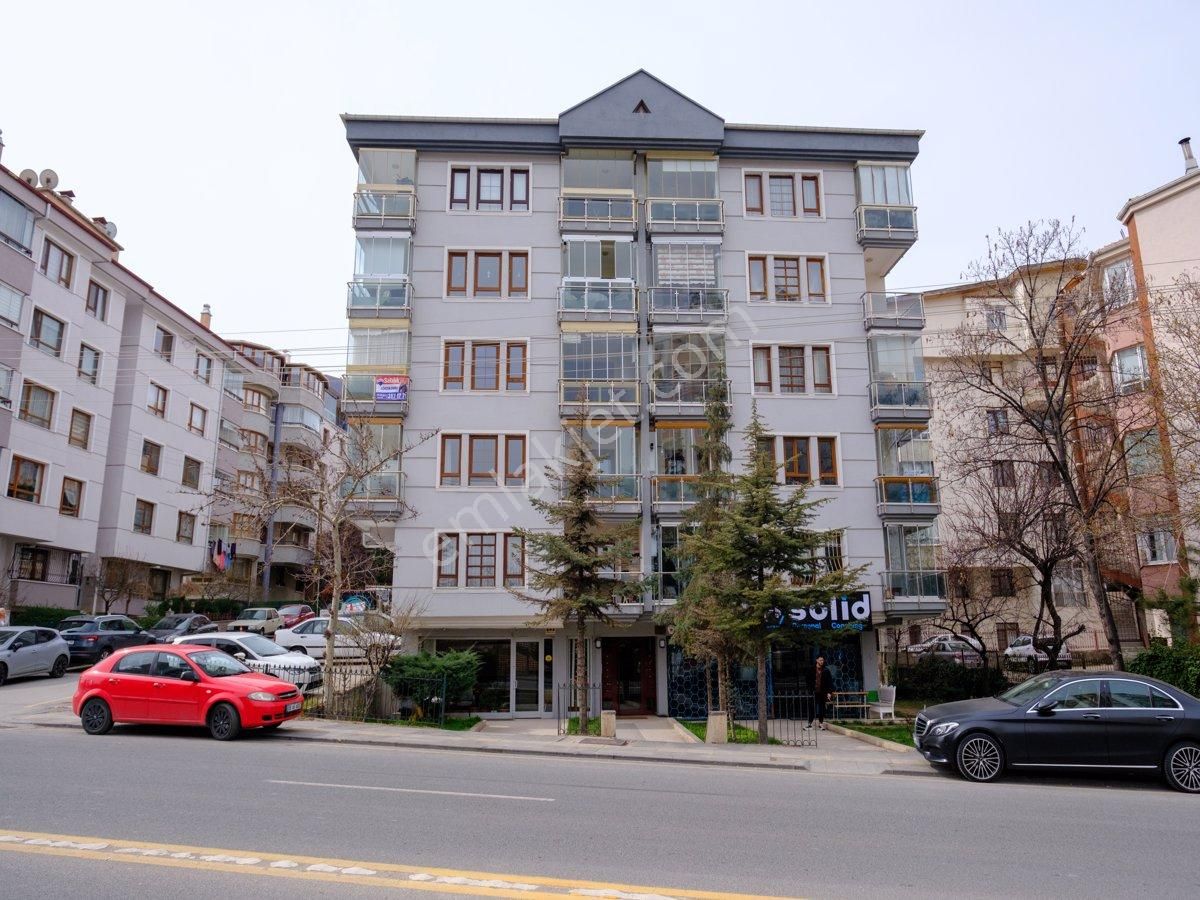 Çankaya Sancak Satılık Daire KAHİRE CADDESİNDE BAKIMLI YENİLENMİŞ EV