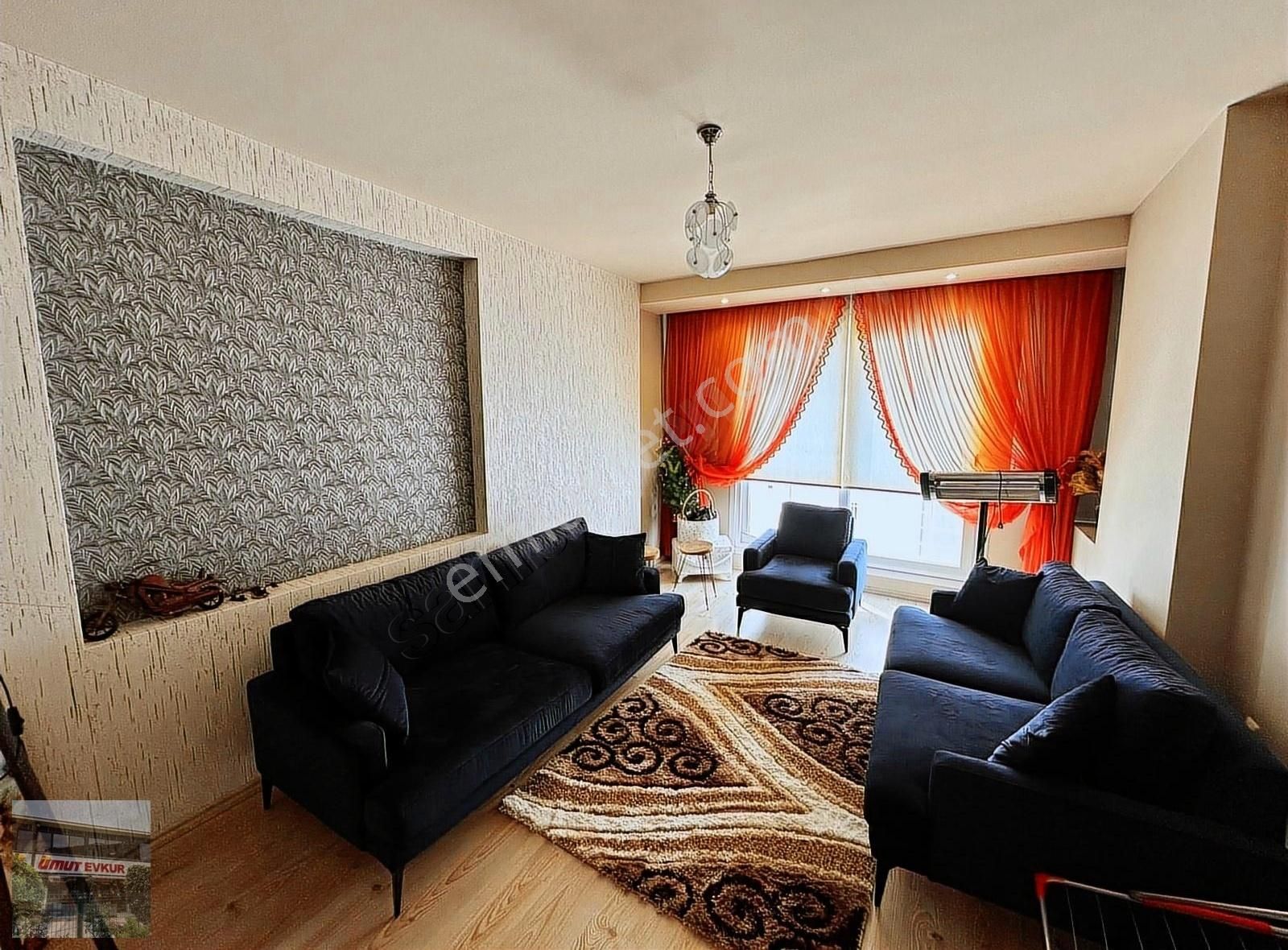 Üniversite Caddesinde Tek Bloklu Site İçerisinde 3+1 Geniş Daire - Görsel 2