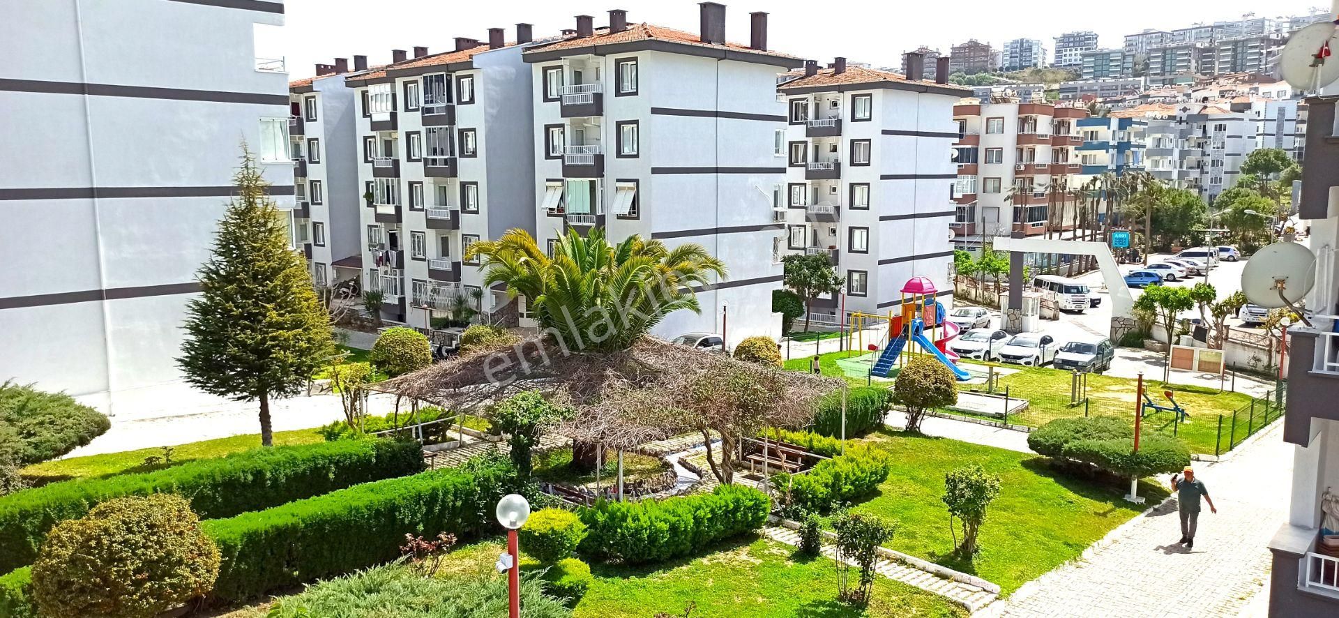 Kuşadası Hacıfeyzullah Satılık Daire  Kuşadası Havuzlu Sitede Köşe Konumlu 2+1 FIRSAT Satılık Daire