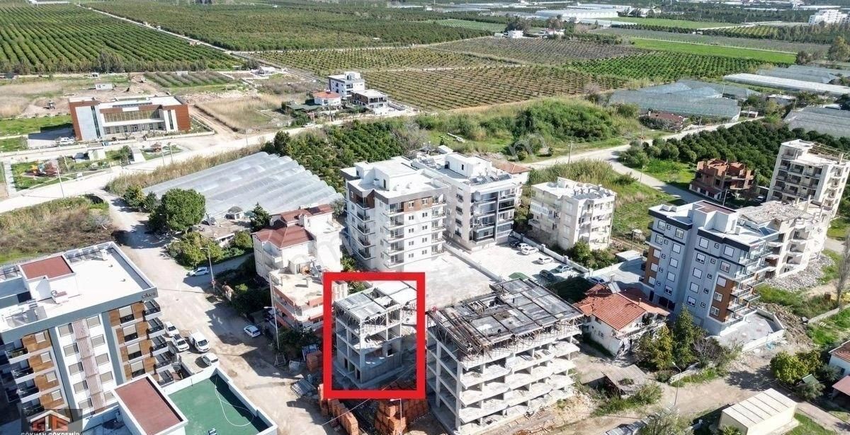 Finike Kum Satılık Daire GÖKHAN GÖKDEMİRDEN DENİZE YAKIN  1+1 LÜKS İNŞAATAN  SATILIK DAİRE