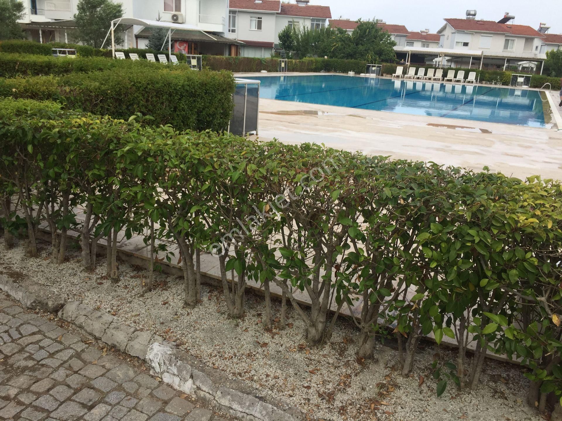 Site İçinde Bahçeli- Havuzlu Dubleks Villa - Görsel 8