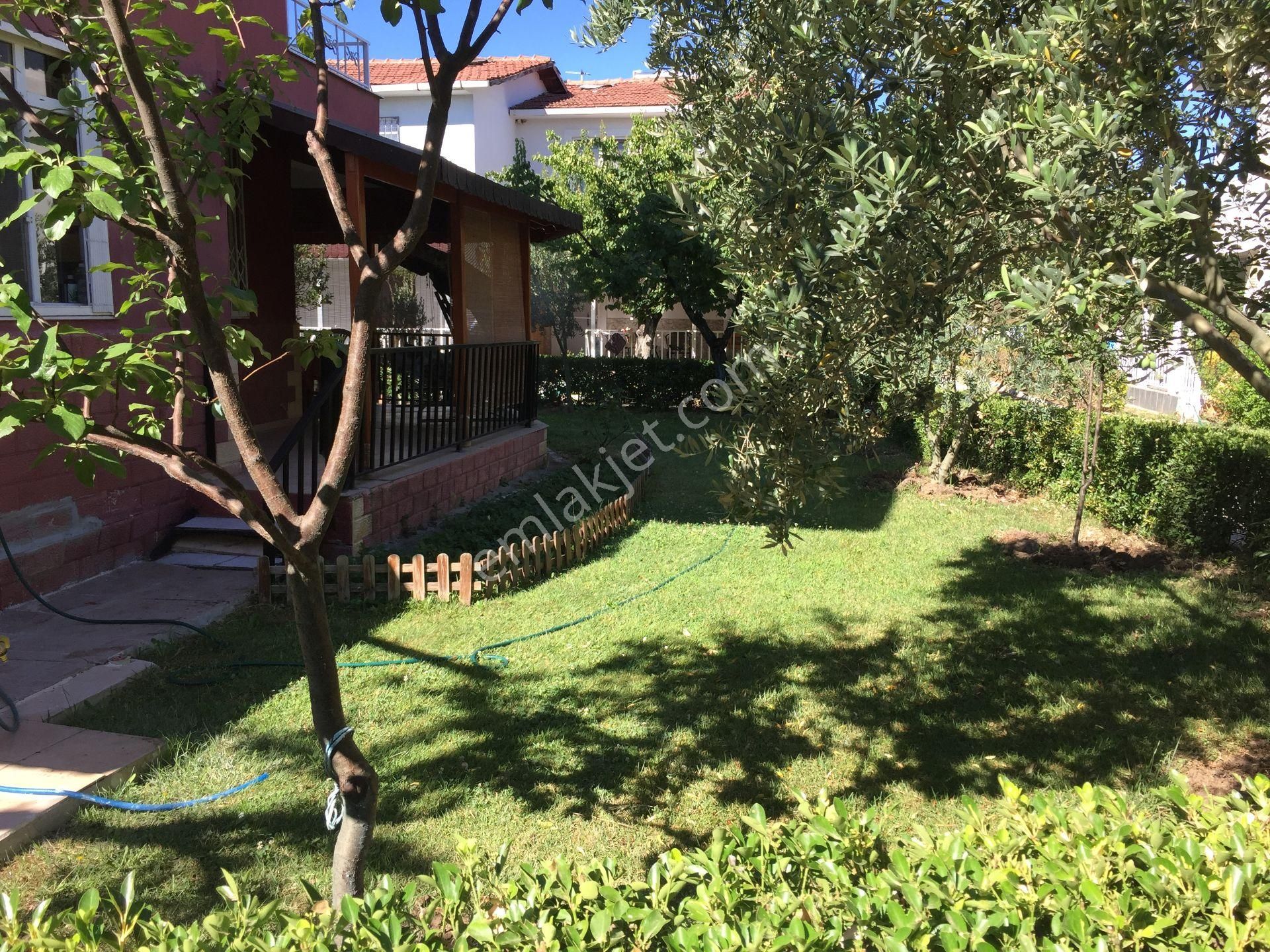 Site İçinde Bahçeli- Havuzlu Dubleks Villa - Görsel 6