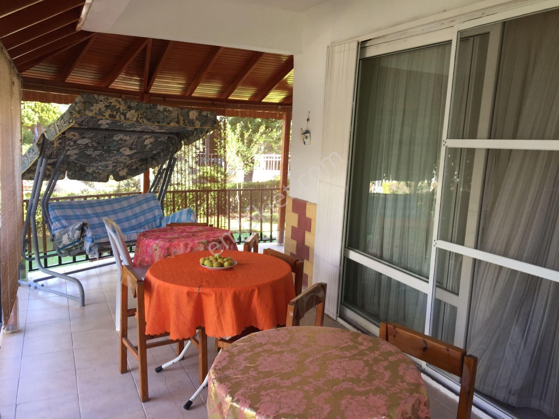 Site İçinde Bahçeli- Havuzlu Dubleks Villa - Görsel 15