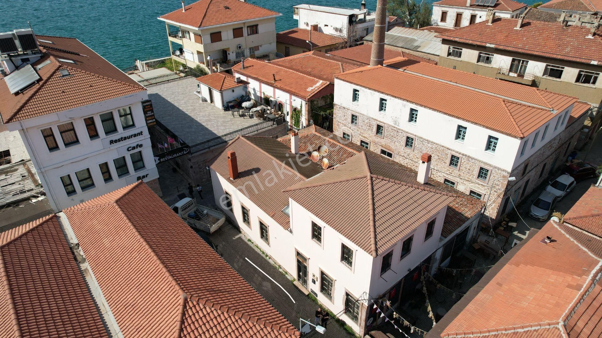 Ayvalık Fevzipaşa Vehbibey Satılık Bina  BALIKESİR AYVALIK TA SATILIK BİNA.DENİZE 80 METRE MESAFEDE