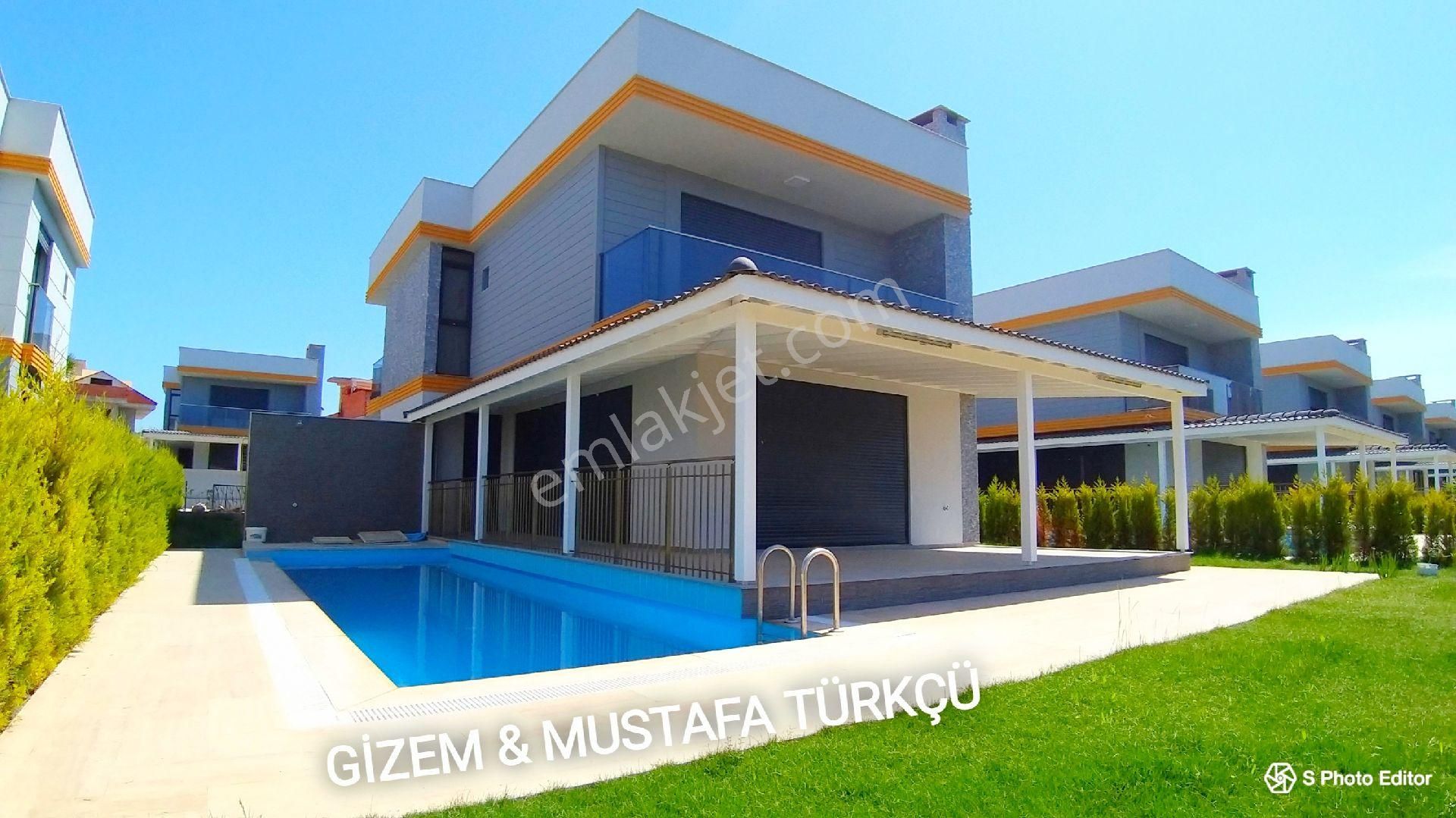 Kuşadası Değirmendere Satılık Villa KUŞADASINDA ÖZEL HAVUZLU DOĞALGAZLI YAZ-KIŞ OTURMAYA MÜSAİT 4+1 VİLLA