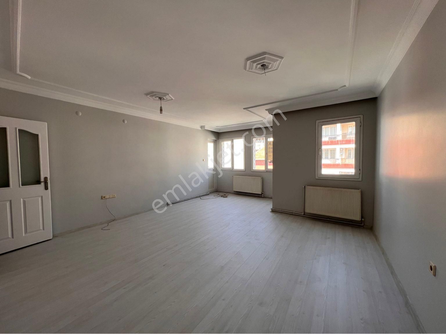 Buca Akıncılar Satılık Daire  BUCA AKINCALAR MAHDE 3+1 130M2 DGAZLI SATILIK DAİRE 