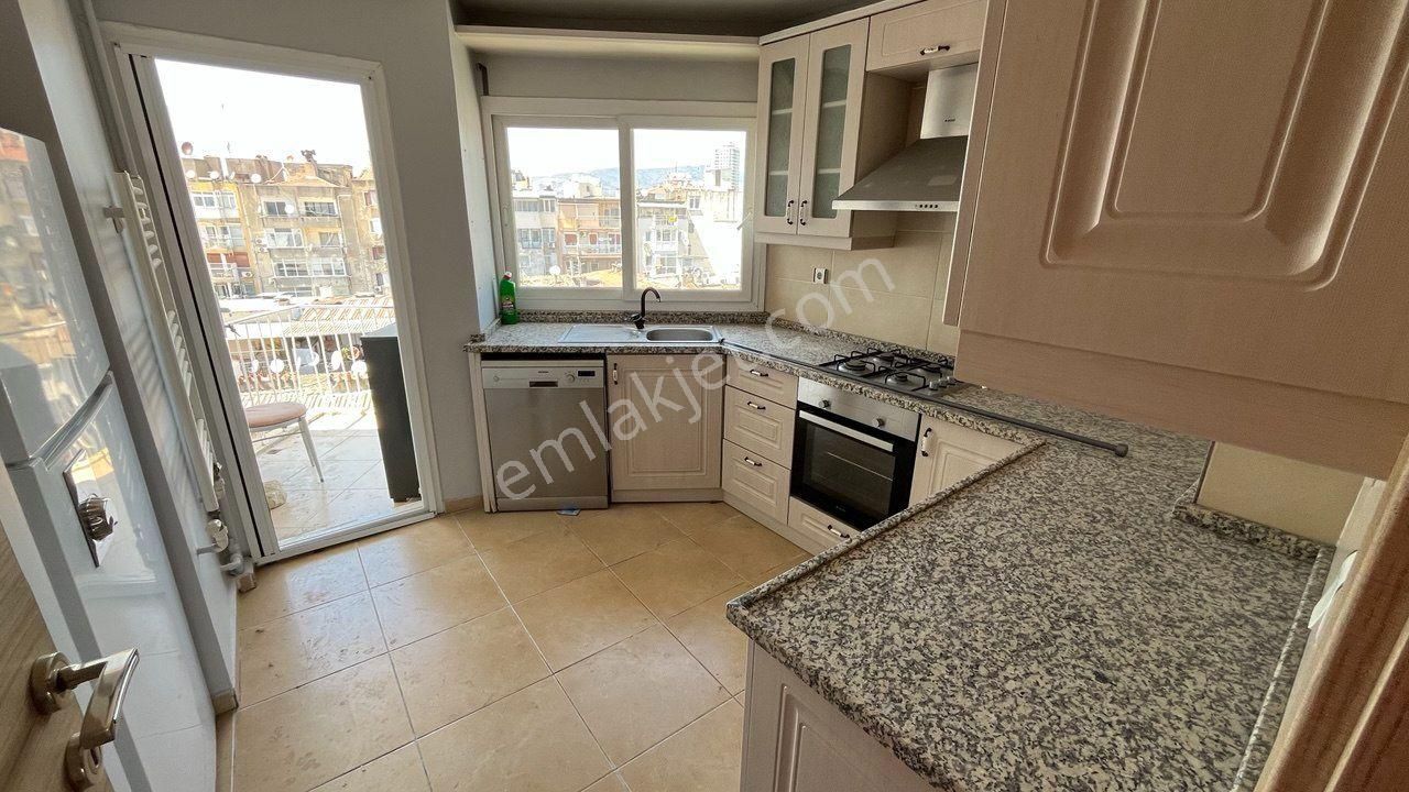 Alsancak'ta Muhteşem Bir Teras Katı - Görsel 6