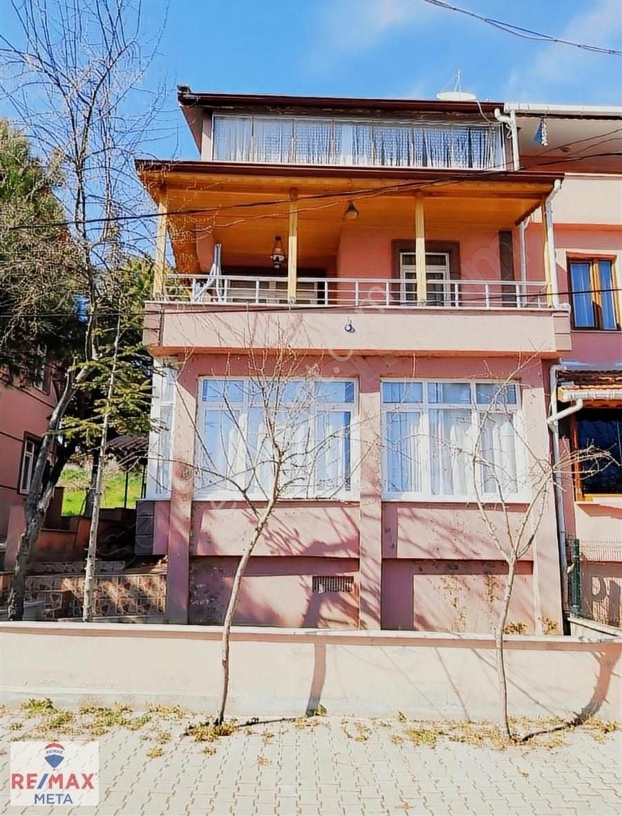 Çorlu Yenice Satılık Villa TEKİRDAĞ YENİCE MAHALLESİNDE KAPANMAZ DENİZ MANZARALI VİLLA