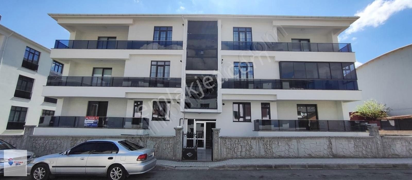 Erzincan Merkez Menderes Satılık Daire REMAX DEM'DEN DEMİRKENT'İN MERKEZİN'DE SATILIK 3+1 LÜXS DAİRE