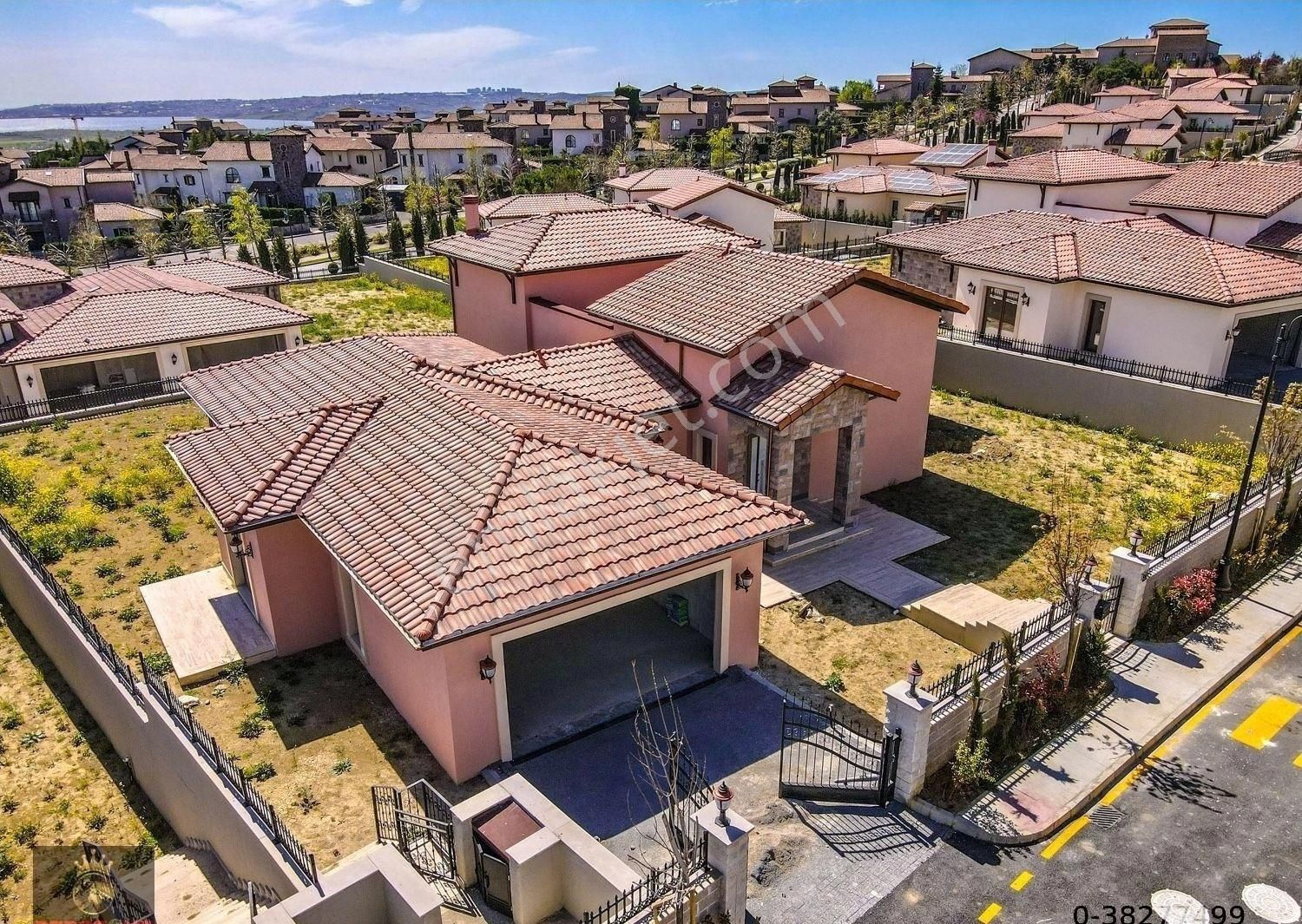 Büyükçekmece Karaağaç Satılık Villa Büyüçekmece Toskana Vadisi  Satılık 4+1 tam müstakil tek katlı villa