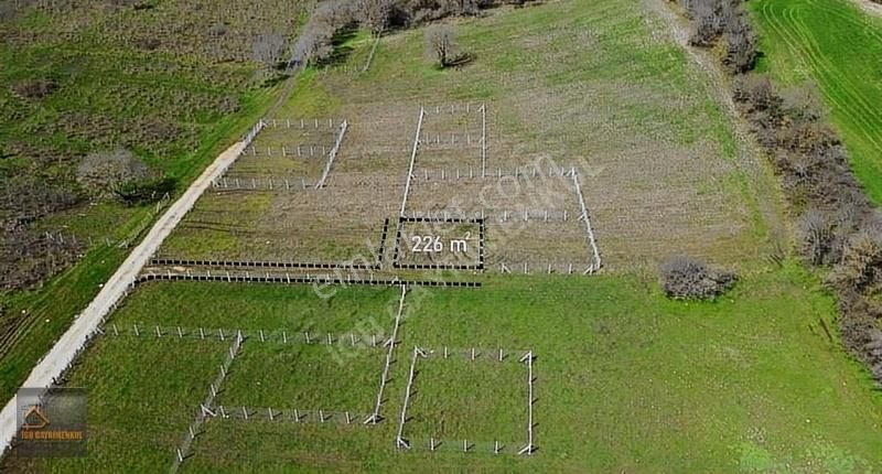 Çatalca Celepköy Satılık Tarla İGB'DEN CELEPKÖY MAH.SATILIK 230 M2 ORMAN CEPHE TARLA