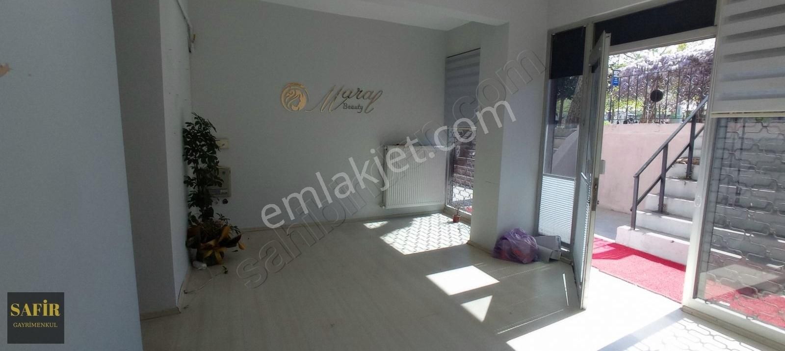 Safir Bakırköy'den Haznedar 15 Temmuz Parkı Karşısı Dükkan