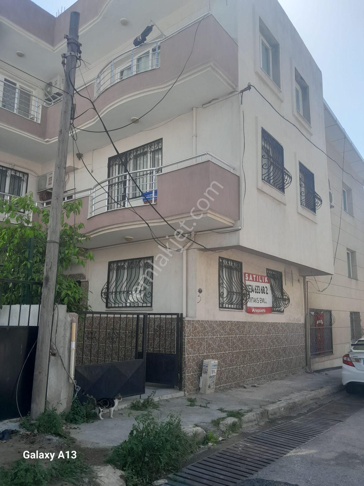 Bornova Kemalpaşa Satılık Daire  İZMİR / BORNOVA / PINARBAŞINDA  SATILIK  DAİRE