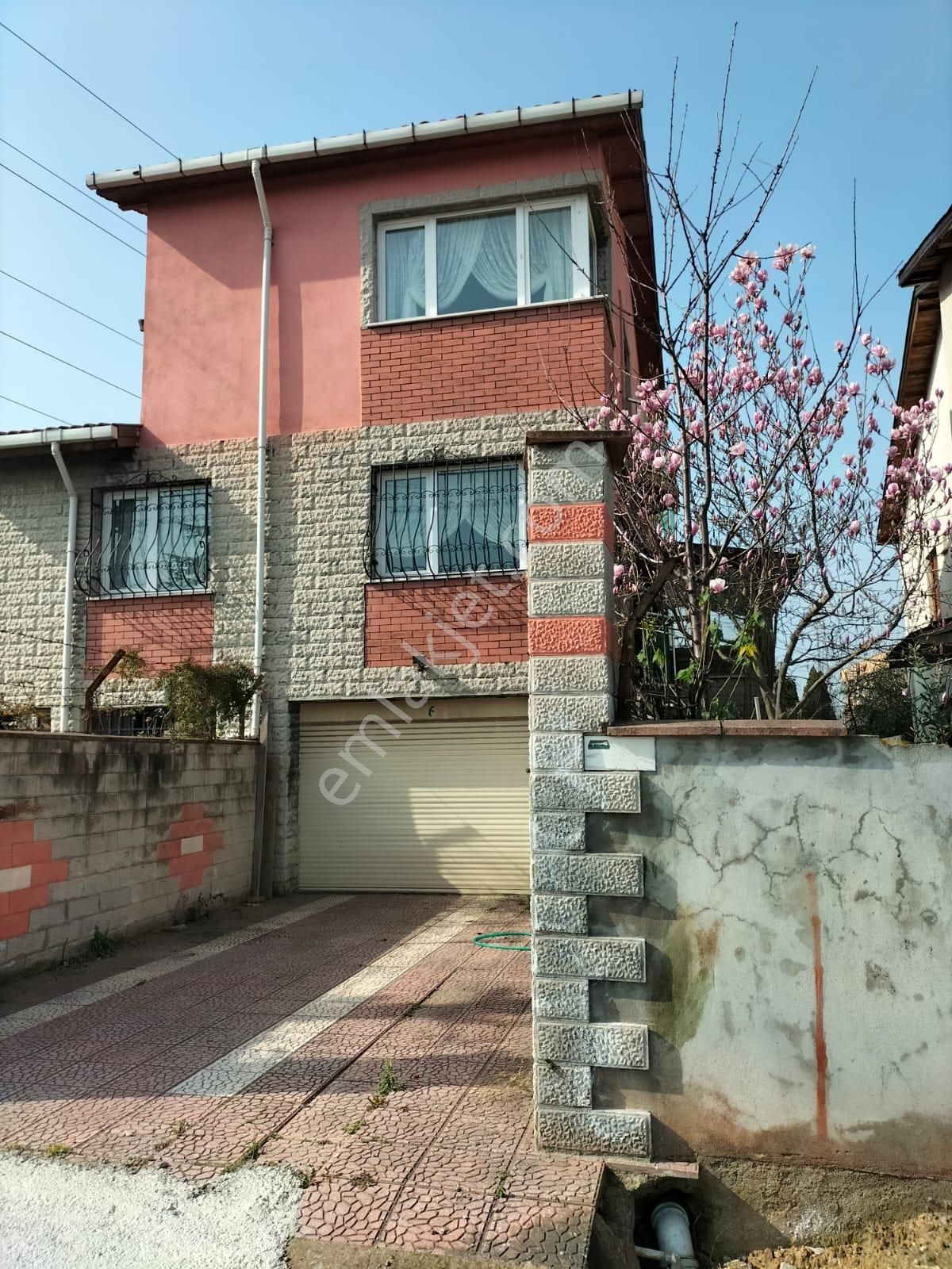 Altınova Tavşanlı Bld. (Fatih) Kiralık Villa kapalı oto parklı eşyalı müstakil villa