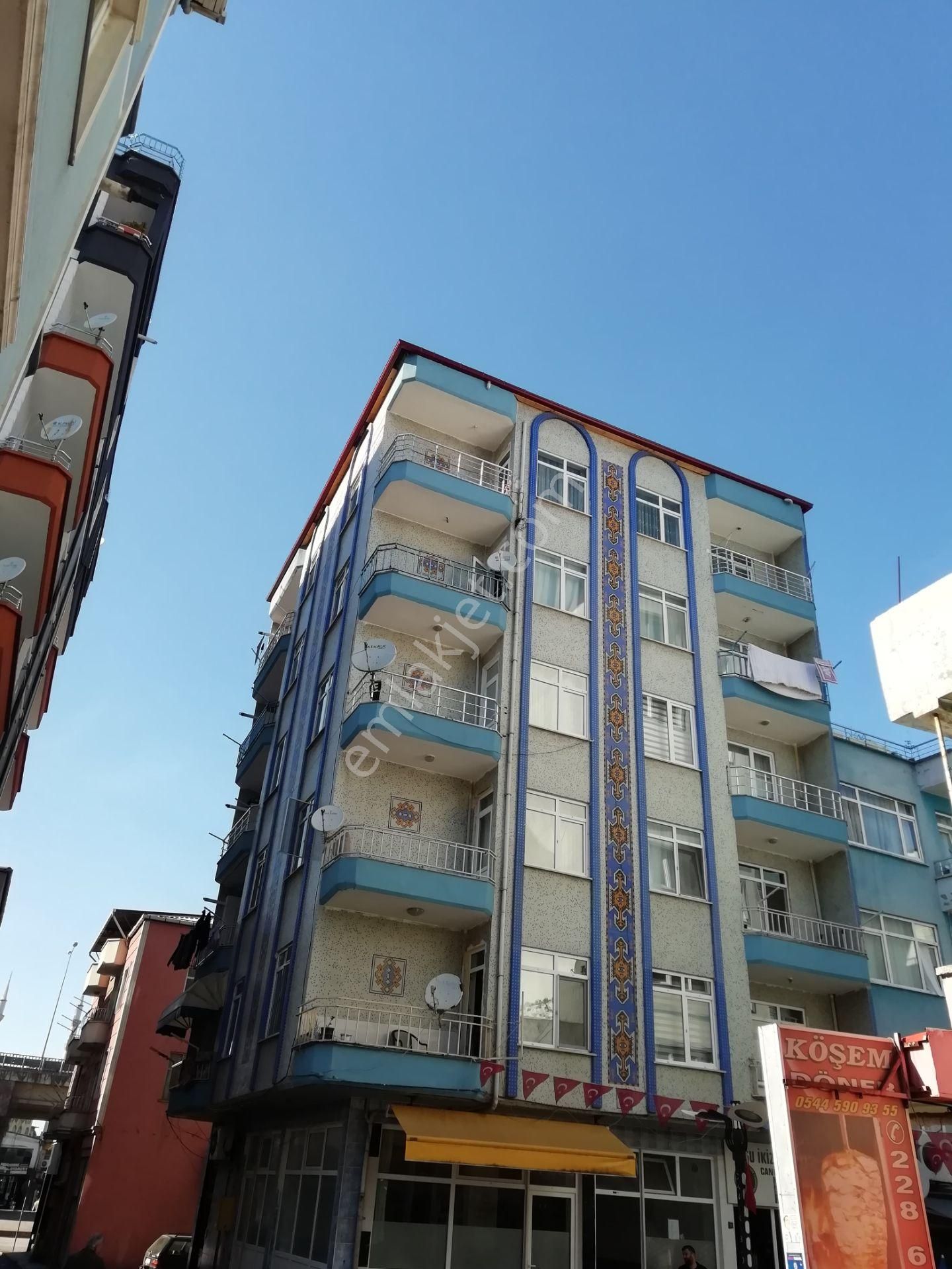 Canik Karşıyaka Satılık Daire  3 BALKONLU MEKKE CADDESİNE 0 SAHİBİNDEN TEMİZ 3+1 EV