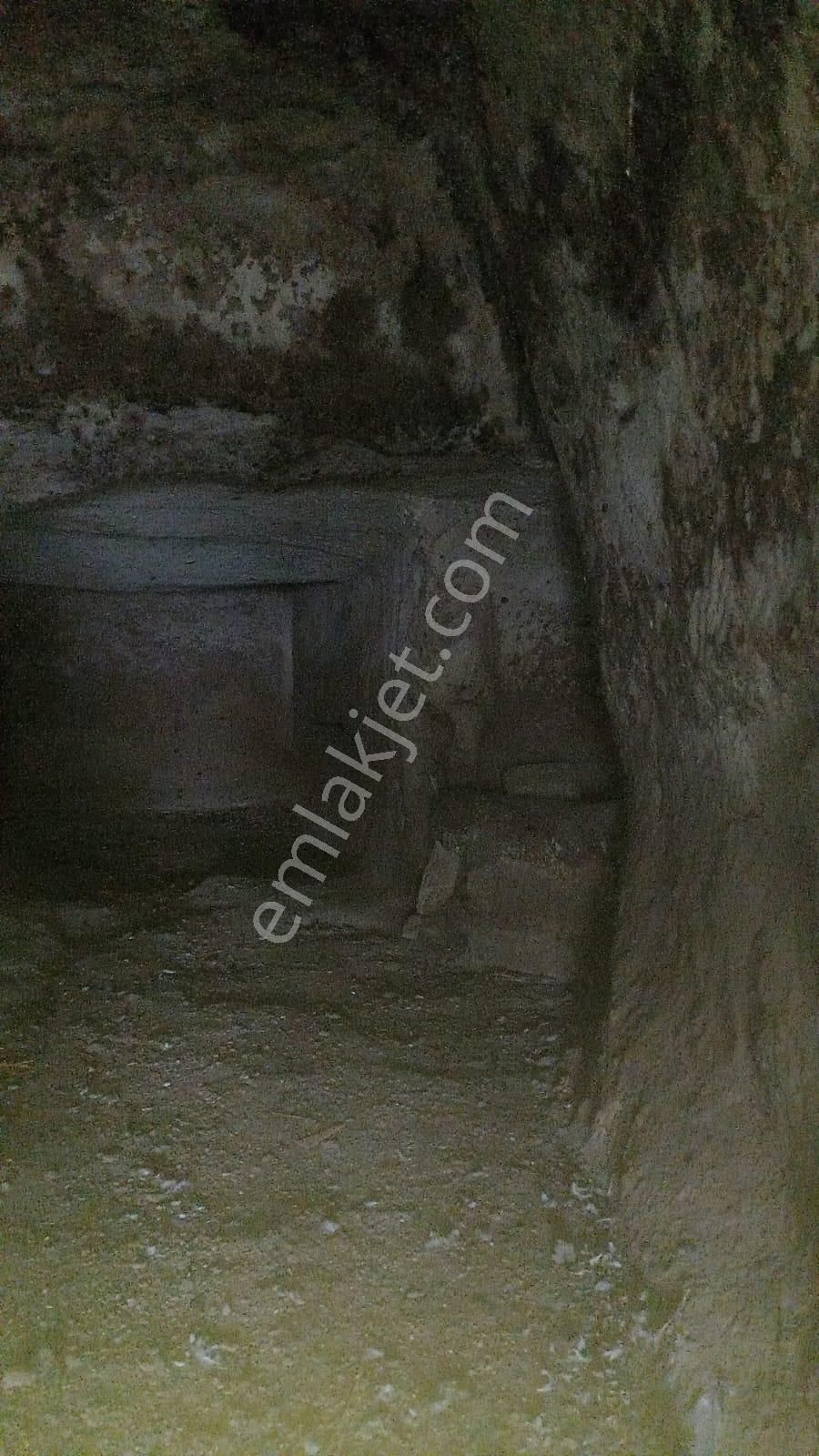 Nevşehir Nar Kasabasında Motel Olmaya Müsait Kaya Damlardan Oluşan Satılık Müstakil Ev - Görsel 31