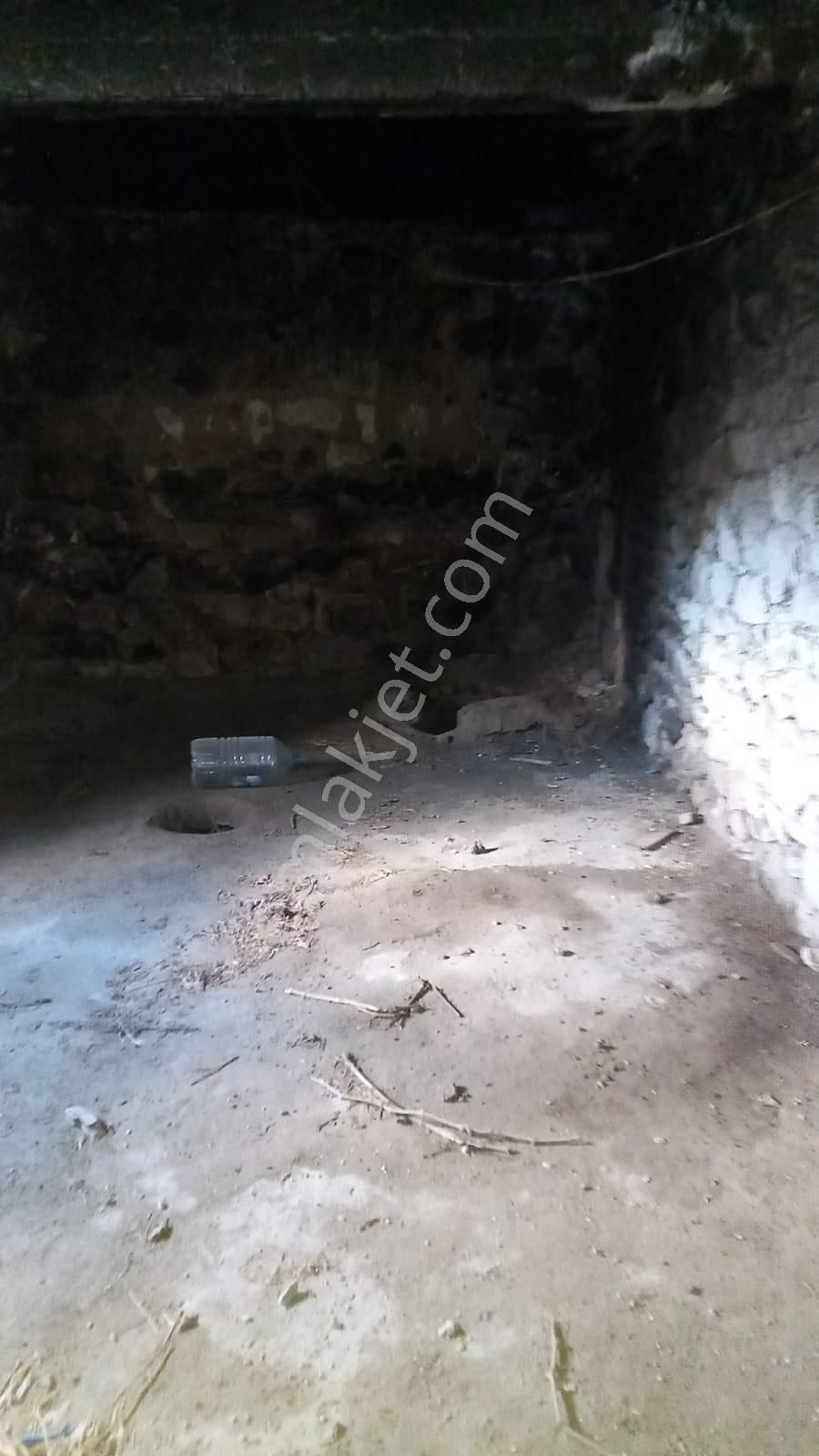 Nevşehir Nar Kasabasında Motel Olmaya Müsait Kaya Damlardan Oluşan Satılık Müstakil Ev - Görsel 12