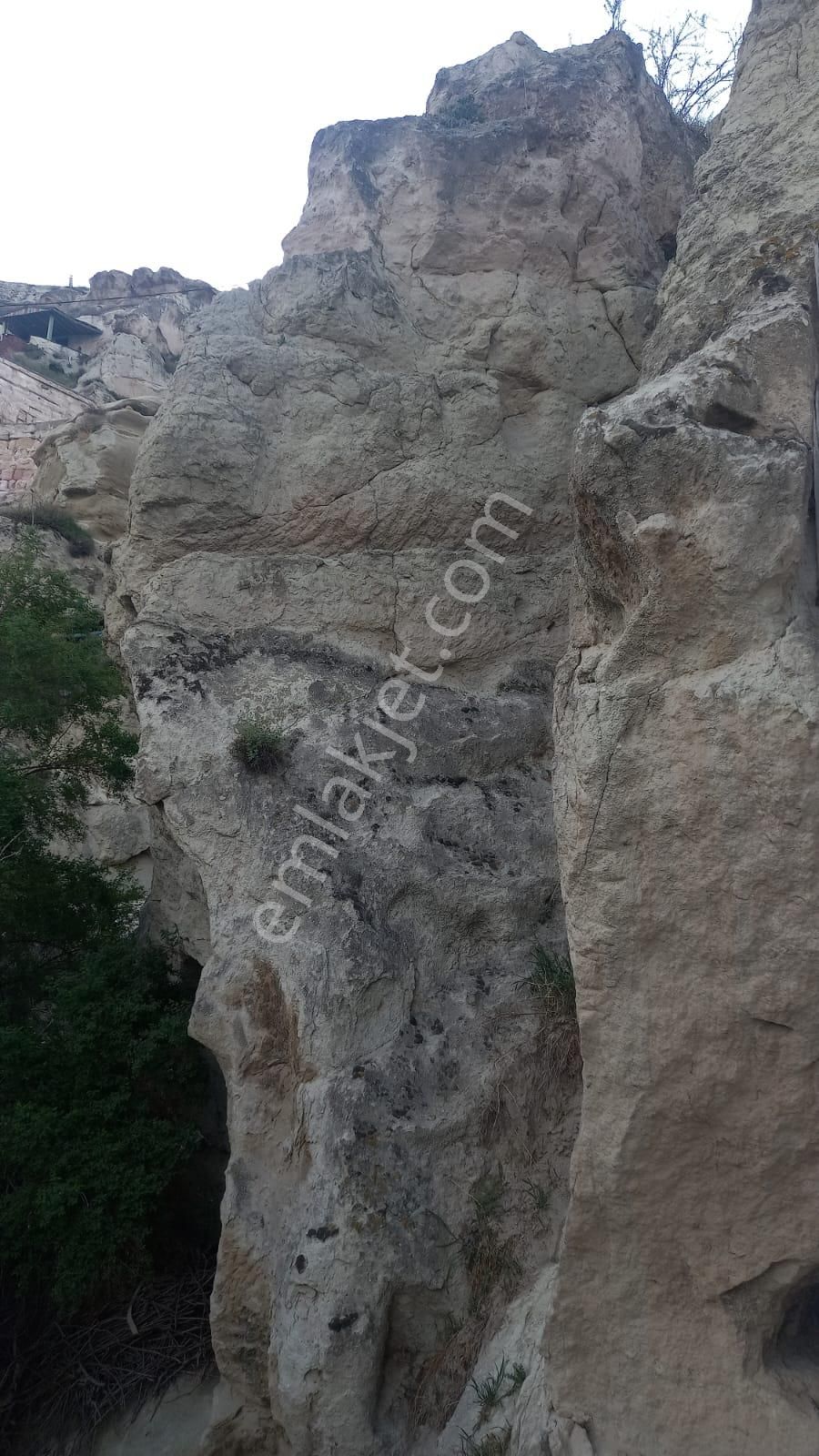 Nevşehir Nar Kasabasında Motel Olmaya Müsait Kaya Damlardan Oluşan Satılık Müstakil Ev - Görsel 16