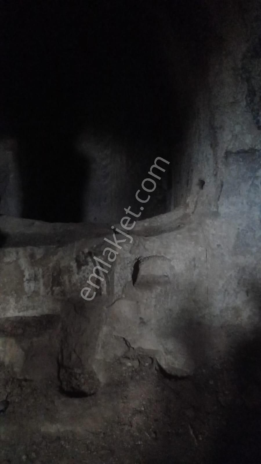 Nevşehir Nar Kasabasında Motel Olmaya Müsait Kaya Damlardan Oluşan Satılık Müstakil Ev - Görsel 17