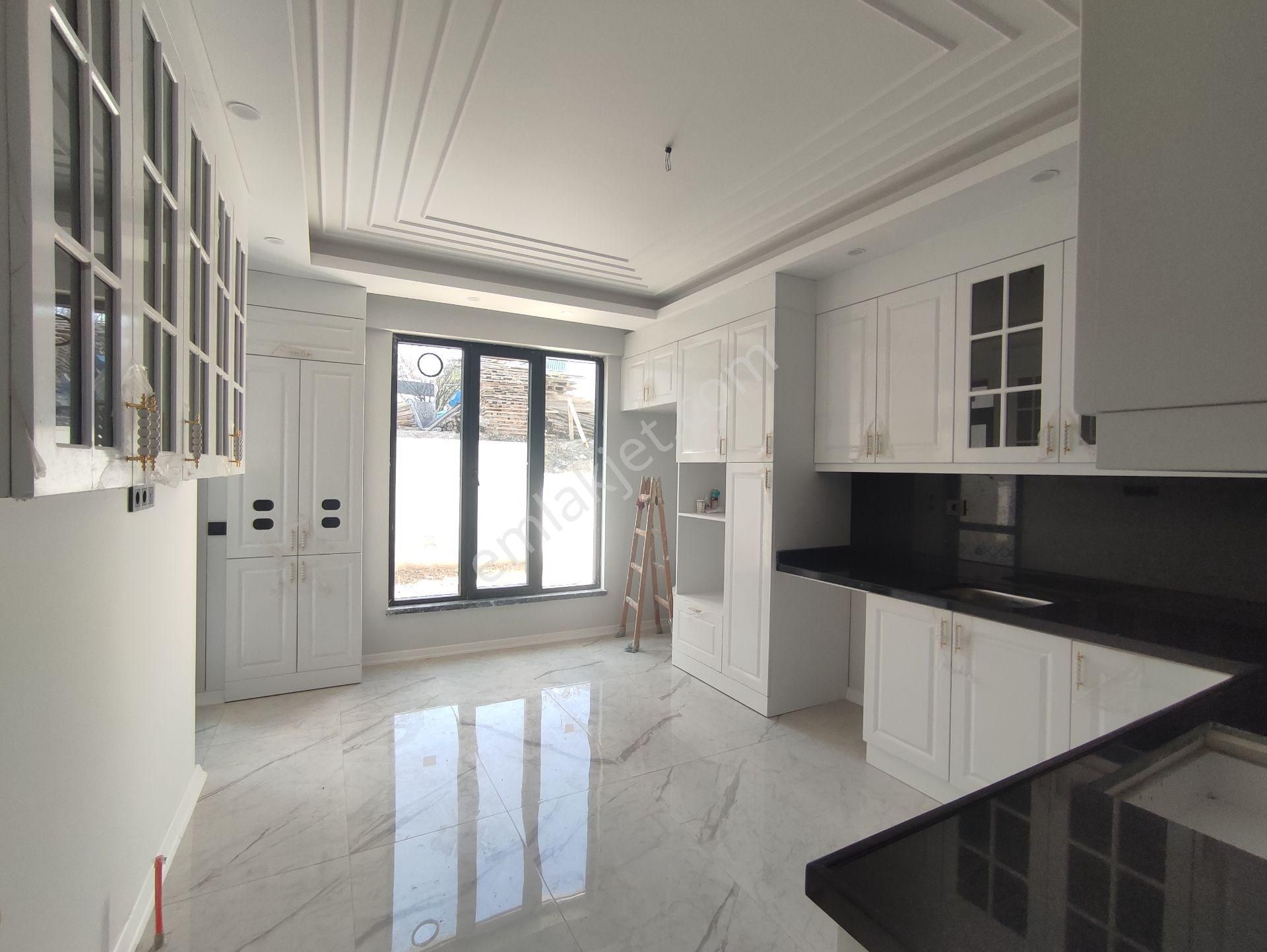 Pursaklar Merkez Satılık Villa  MERKEZ MAHALLESİN DE 5+1 270 M2 FULL + FULL YAPILI MÜSTAKİL VİLLA 