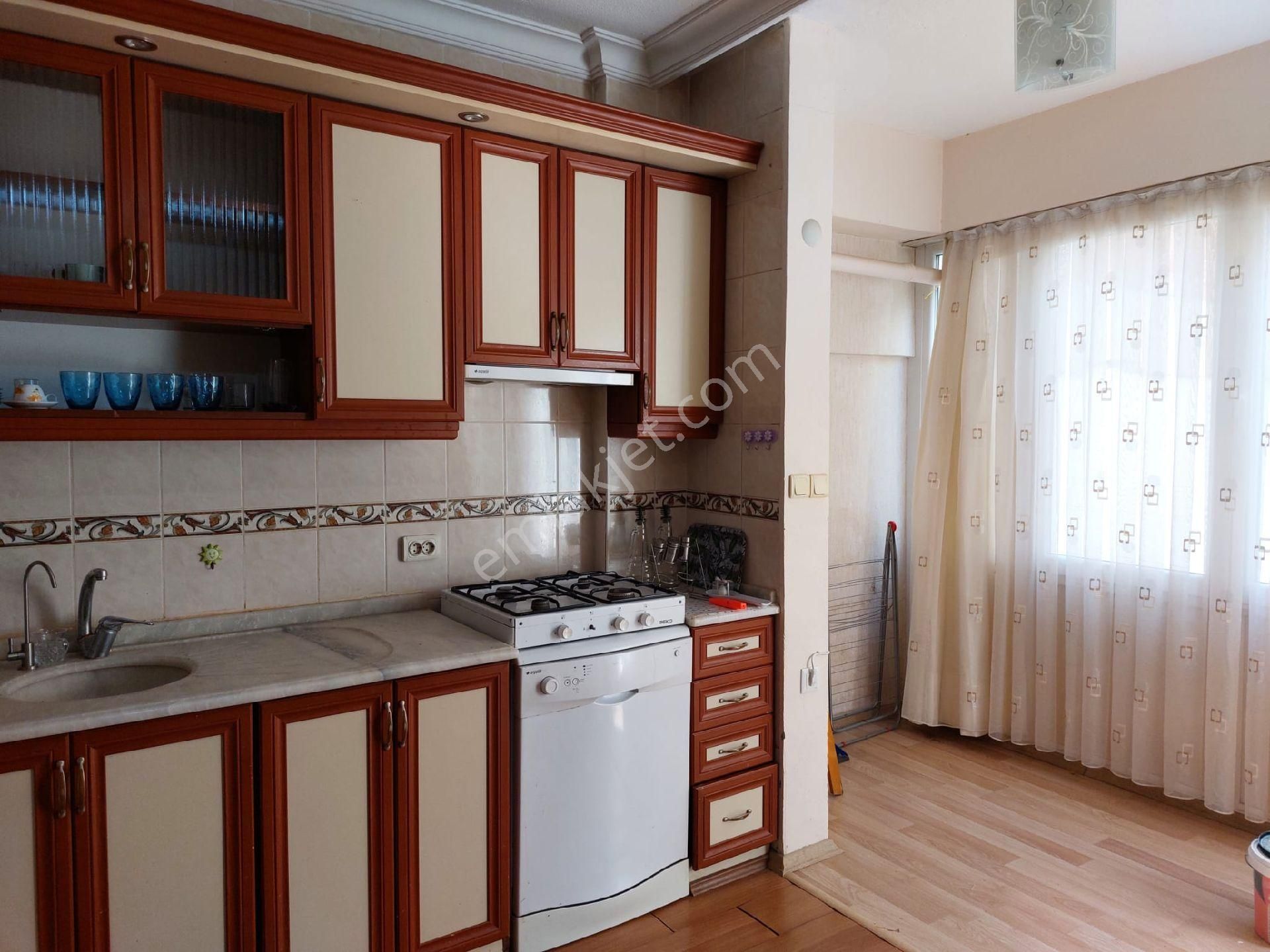 Karabağlar Üçkuyular Satılık Daire 3+1 LUKS 120M2 DAIRE