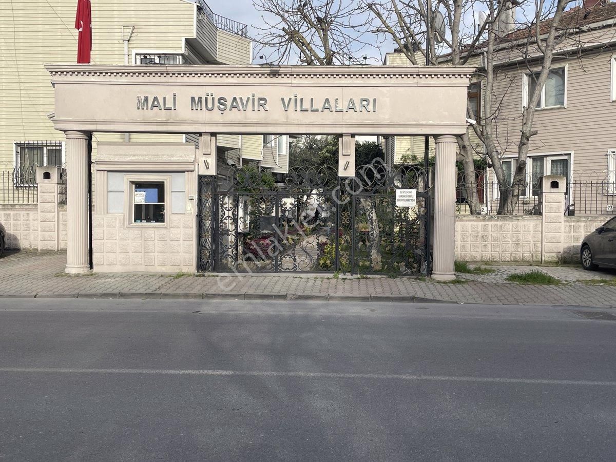 Küçükçekmece İstasyon Satılık Villa MALİ MÜŞAVİRLER VİLLALARI'NDA  SATILIK MÜSTAKİL VİLLA