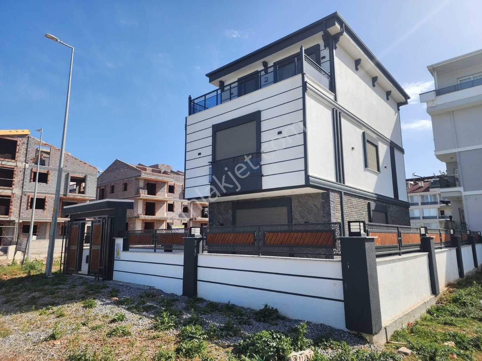 Didim Efeler Mahallesin De 5+1 Açık Mutfak Müstakil Havuzlu Ultra Lüks Villa (ek:1011)