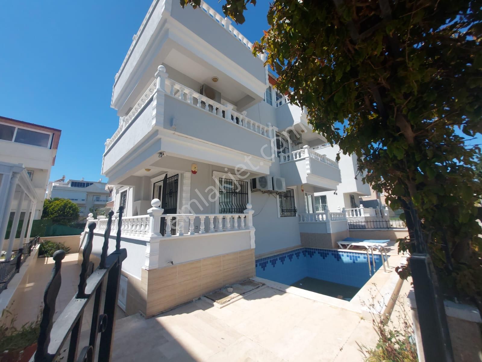 Didim Çamlık Satılık Villa  Didim Çamlıkta Satılık Denize Yakın 3+1 Havuzlu-Eşyalı Villa 