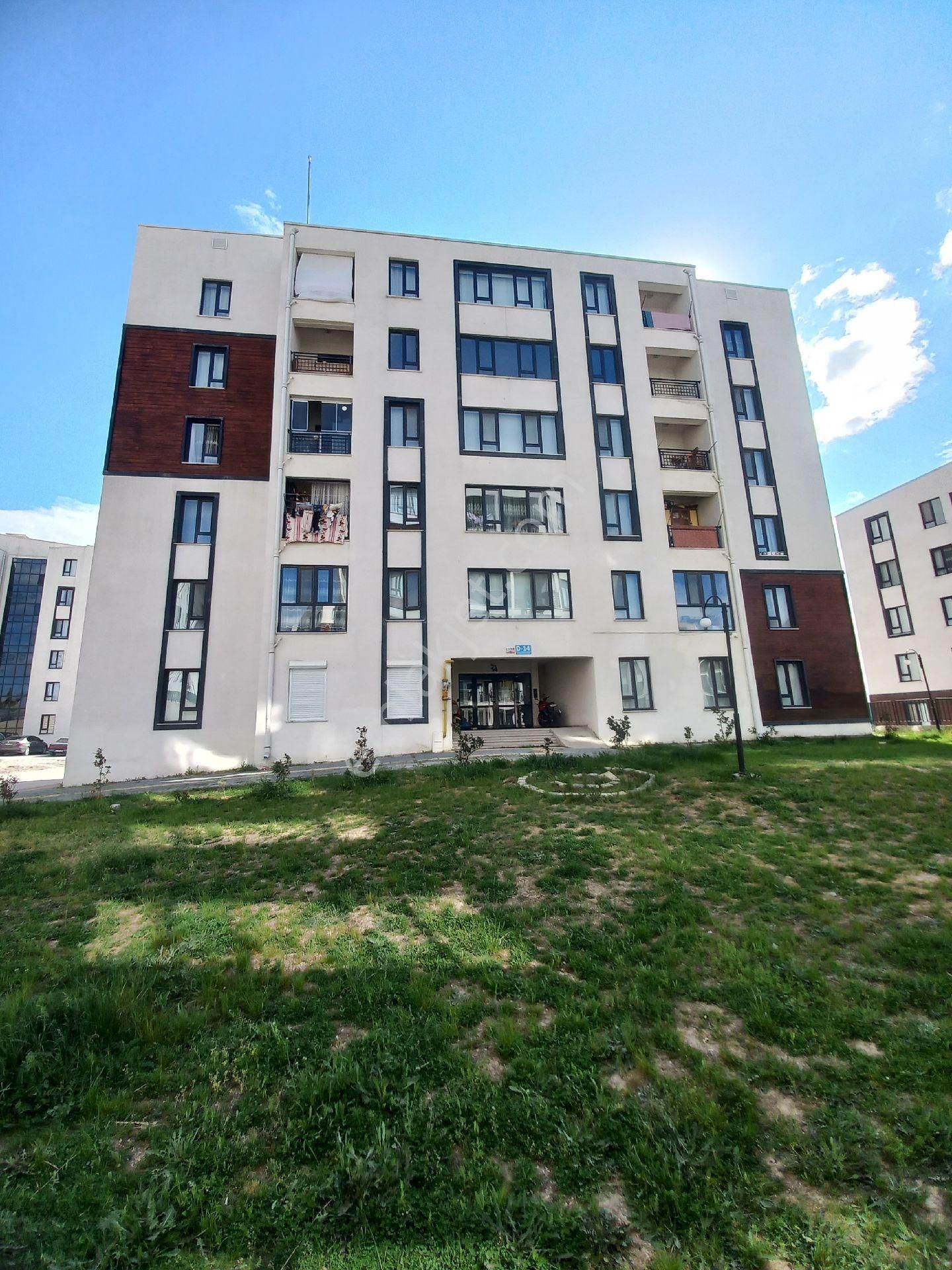 Sahibinden, 1453 Konutları, 4.kat(ara Kat),2+1,çift Balkon Ve Wc