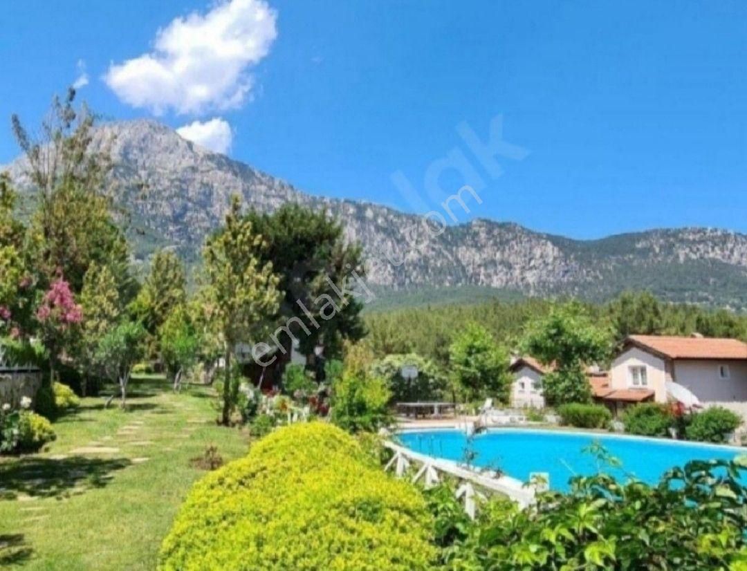 Kemer Beycik Satılık Villa Beycik, Toros Sitesi nde , sahibinden eşyalı lüks villa