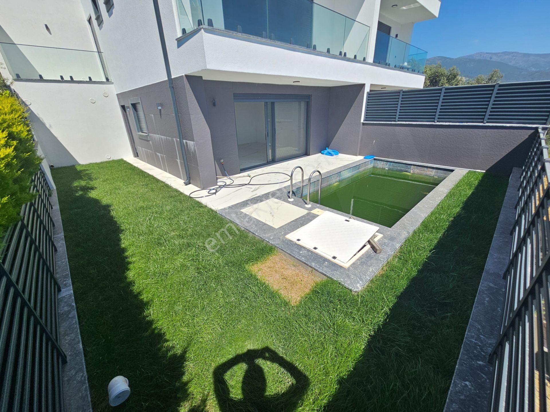 Eu Gayrimenkulden Balıkesir Edremit Güre'de Deniz Manzaralı Müstakil Havuzlu 3+2 Villa - Görsel 8