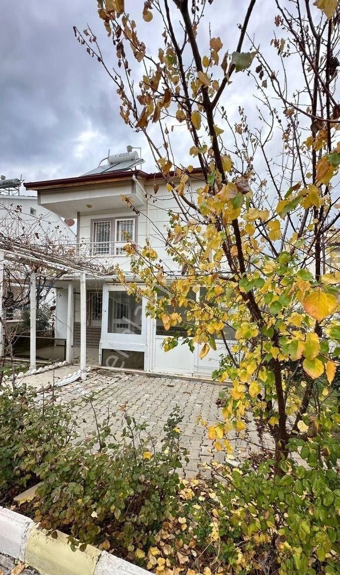 Didim Mavişehir Satılık Villa Didimde Satılık Hisar Mahallesi’nde Havuzlu Site İçerisinde Geniş Bahçeli 4+ 1 Villa