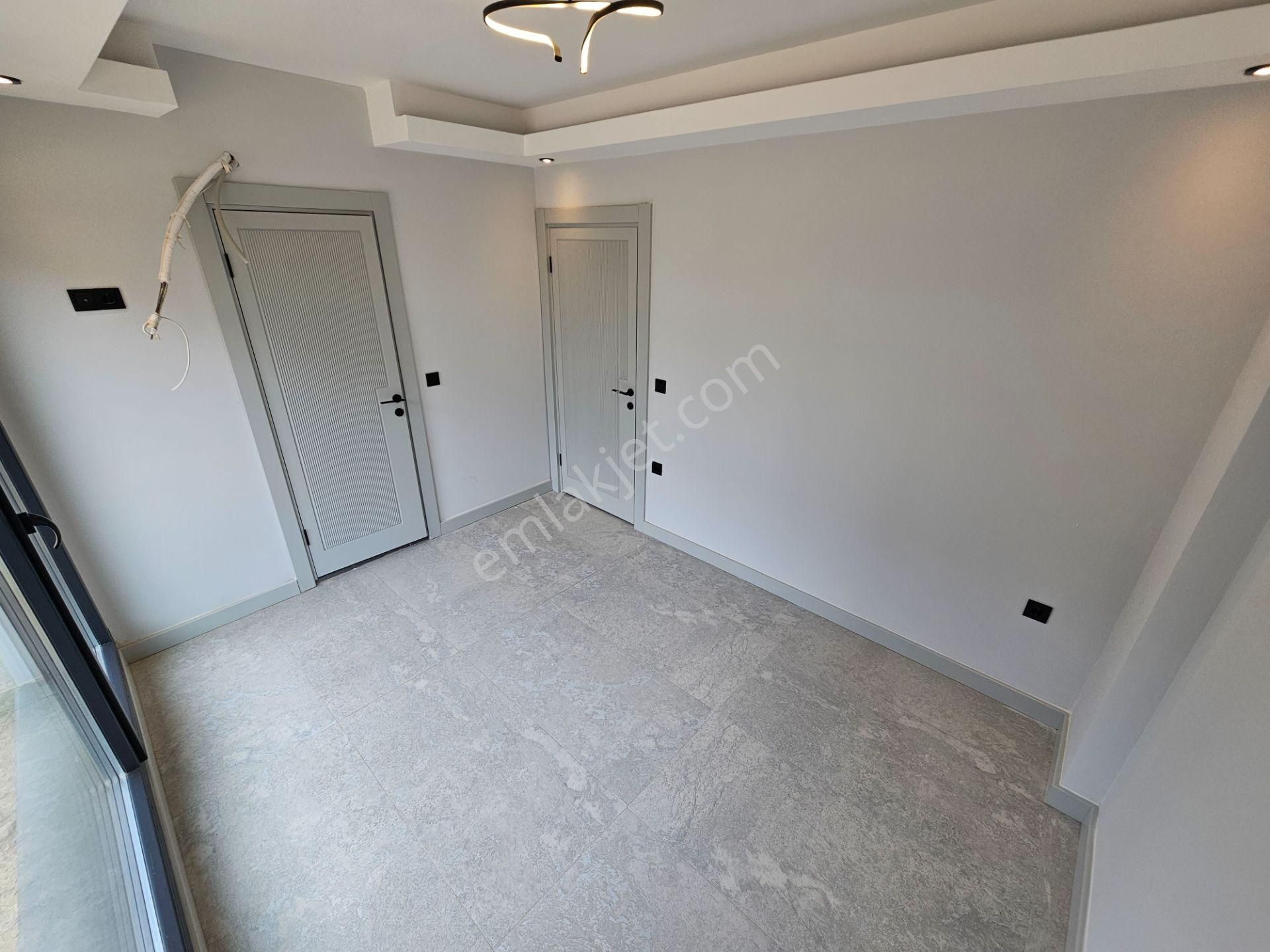 Eu Gayrimenkulden Balıkesir Edremit Güre'de Denize Sıfır Ultra Mega Lüx 5+1 Villa - Görsel 13