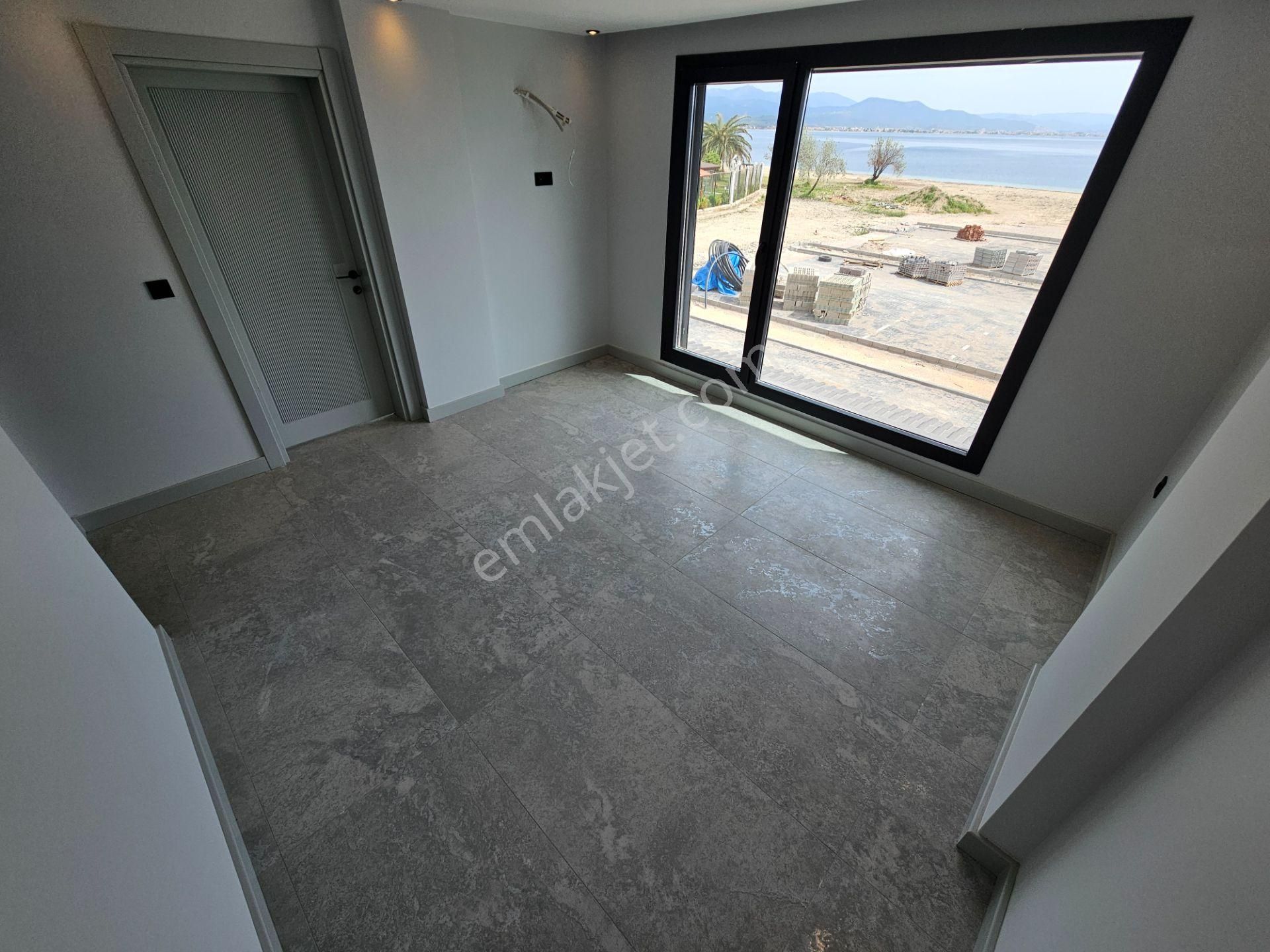 Eu Gayrimenkulden Balıkesir Edremit Güre'de Denize Sıfır Ultra Mega Lüx 5+1 Villa - Görsel 19