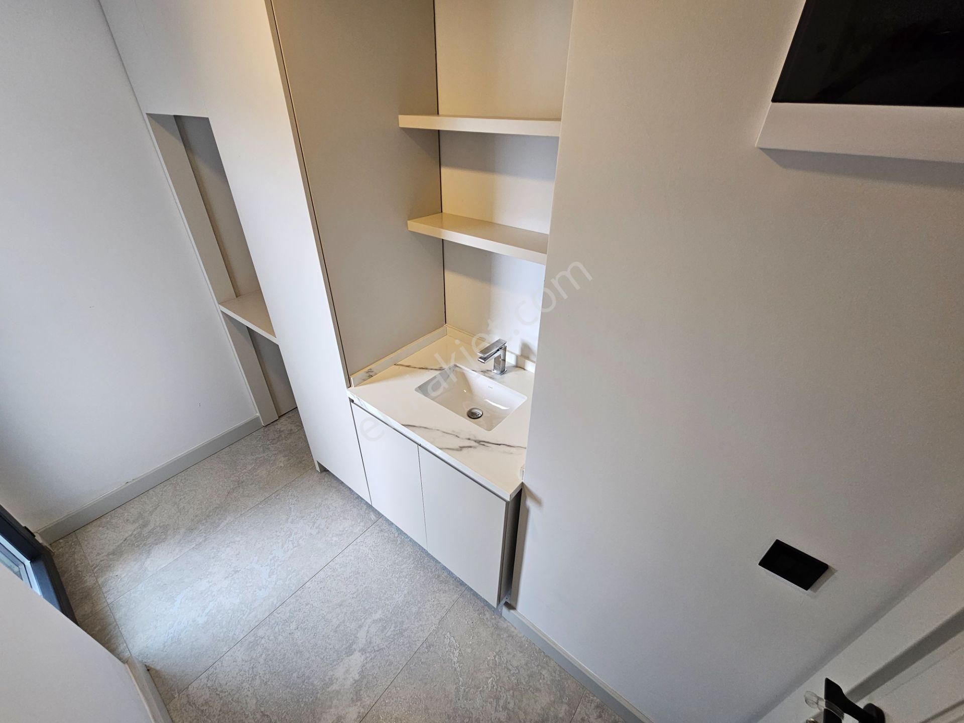 Eu Gayrimenkulden Balıkesir Edremit Güre'de Denize Sıfır Ultra Mega Lüx 5+1 Villa - Görsel 29