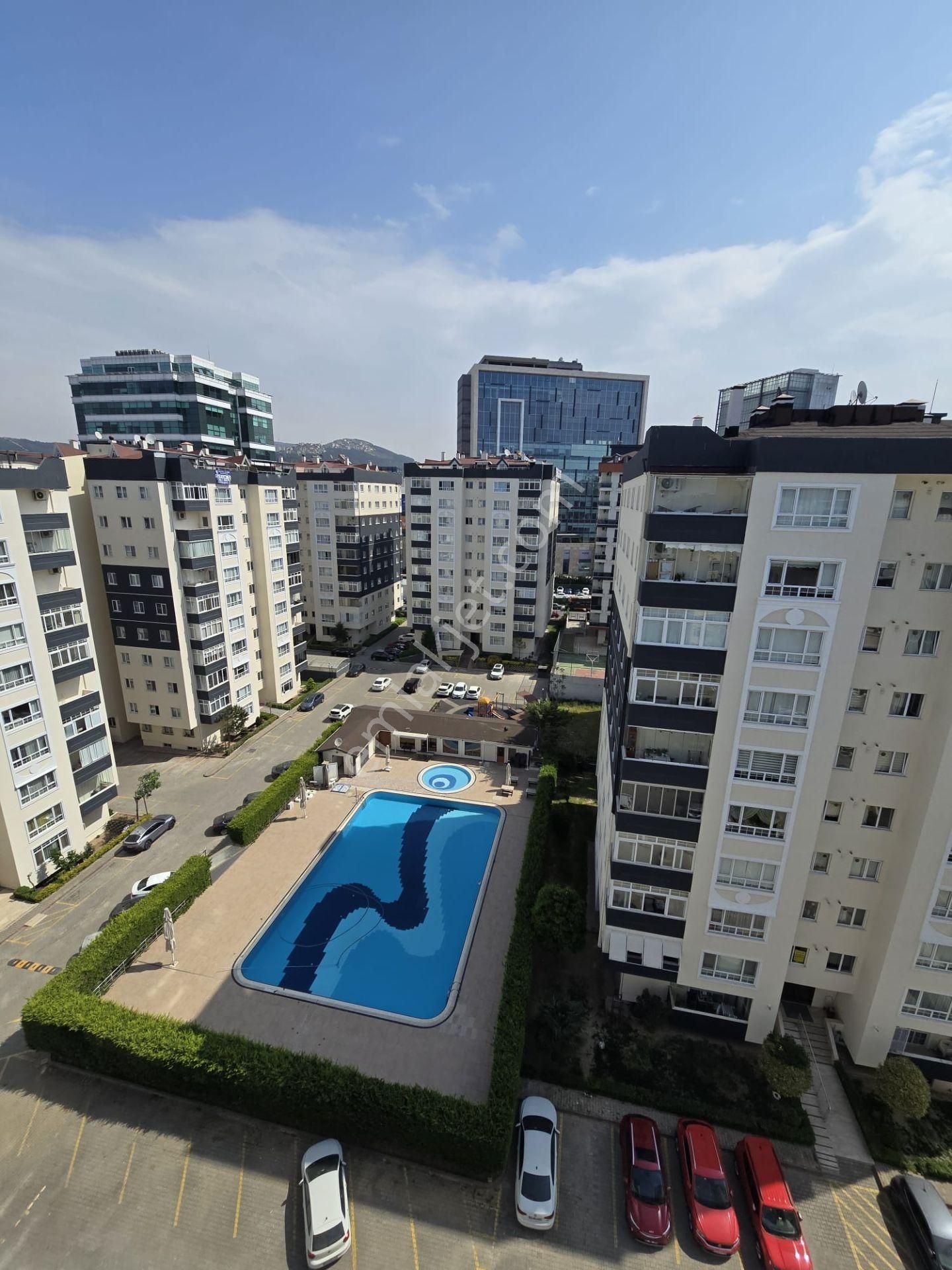 Maltepe Altayçeşme Satılık Daire  ALTAYÇEŞME KONUTLARINDA 3+1 130M2 FERAH CEPHEDE SATILIK BOŞ!