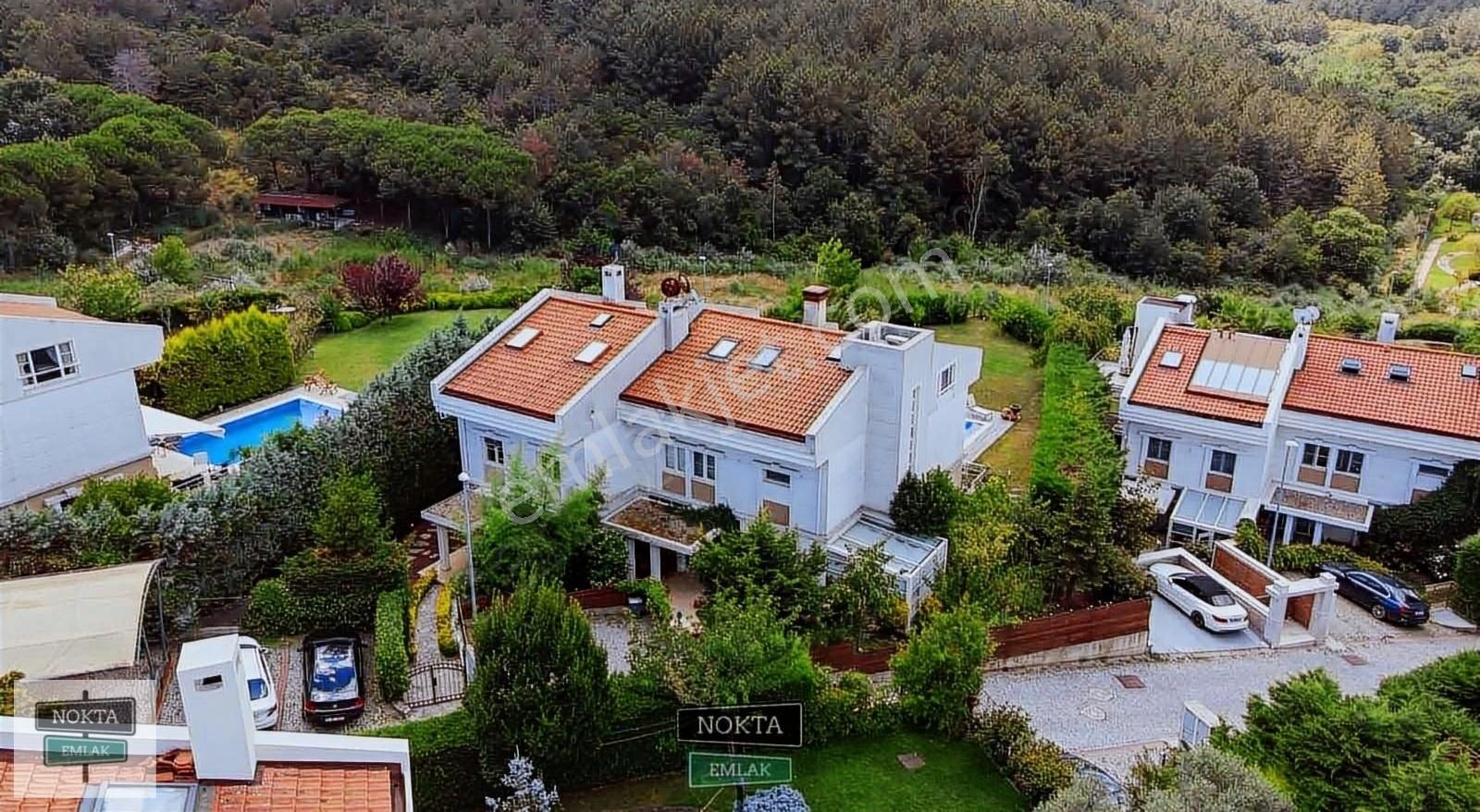 Sarıyer Kumköy Kiralık Villa NOKTA'DAN MARENEGRO'DA GÖLETE CEPHE KIŞ BAHÇELİ ASANSÖRLÜ VİLLA