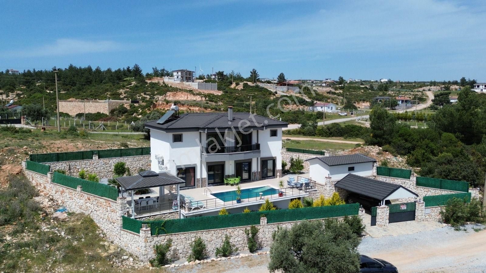 Didim Ak Yeniköy Satılık Villa  Didim Seyrantepede Satılık 650 m2 Arsa İçinde 4+1 Full Eşyalı Lüx Villa 