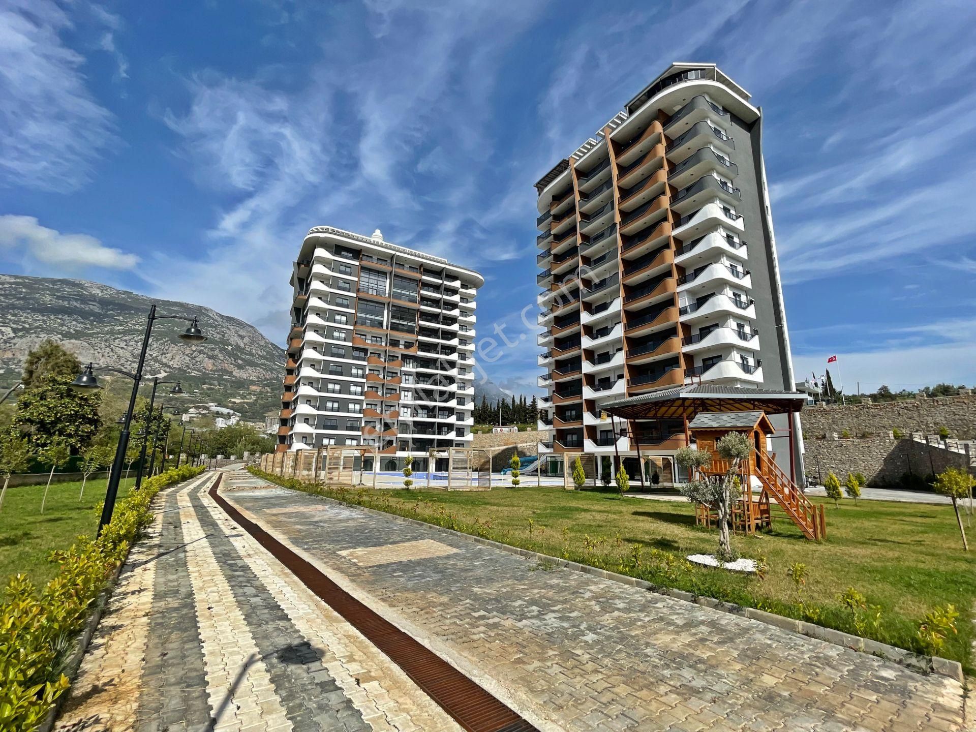 Alanya Mahmutlarda Satılık 1+1 Site İçi Havuzlu Sıfır Lüks Daire
