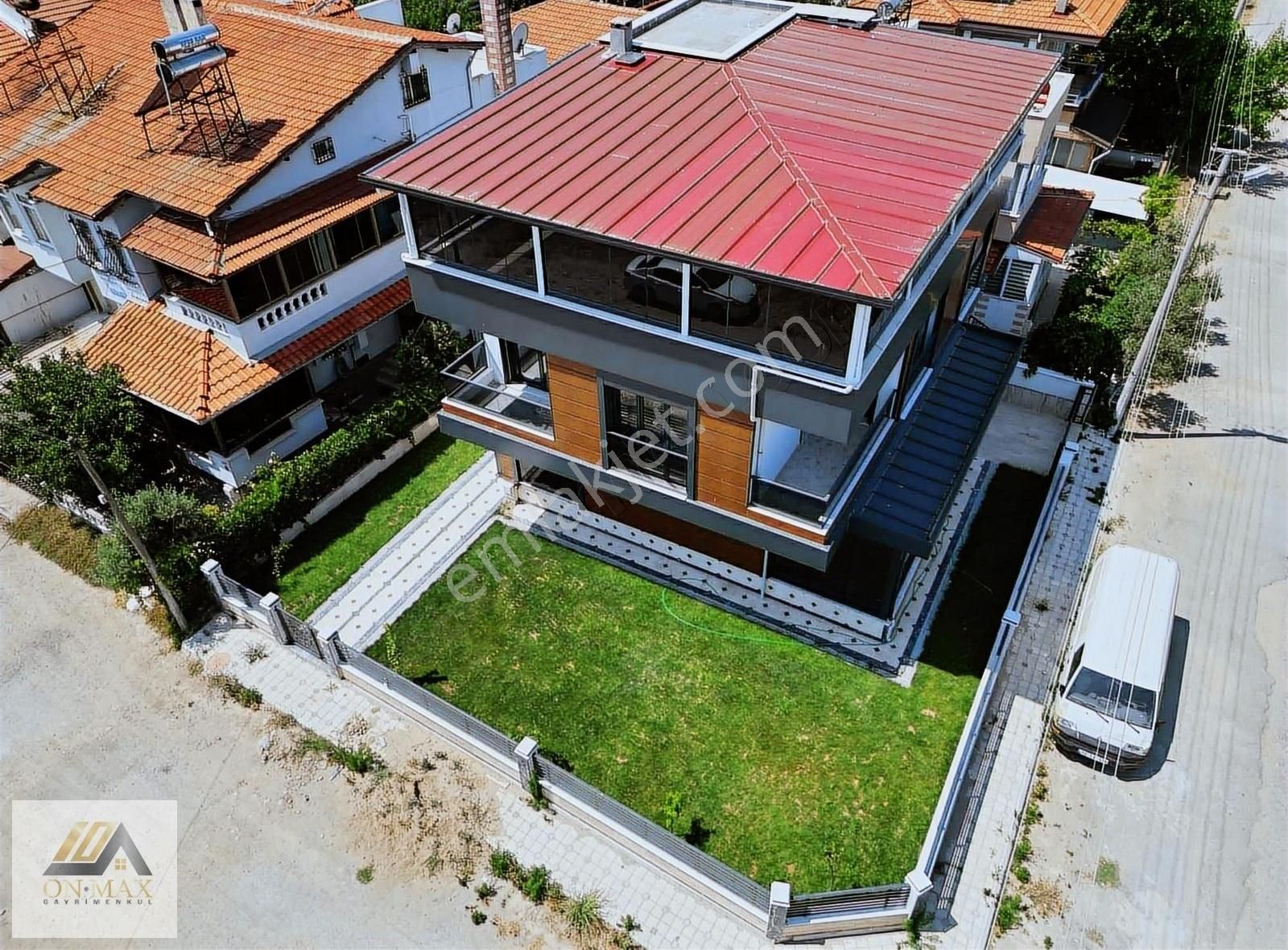 Burhaniye Öğretmenler Satılık Villa ON/MAX BURHANİYE ÖĞRETMENLER'DE DENİZE YAKIN MÜSTAKİL 4+2 VİLLA