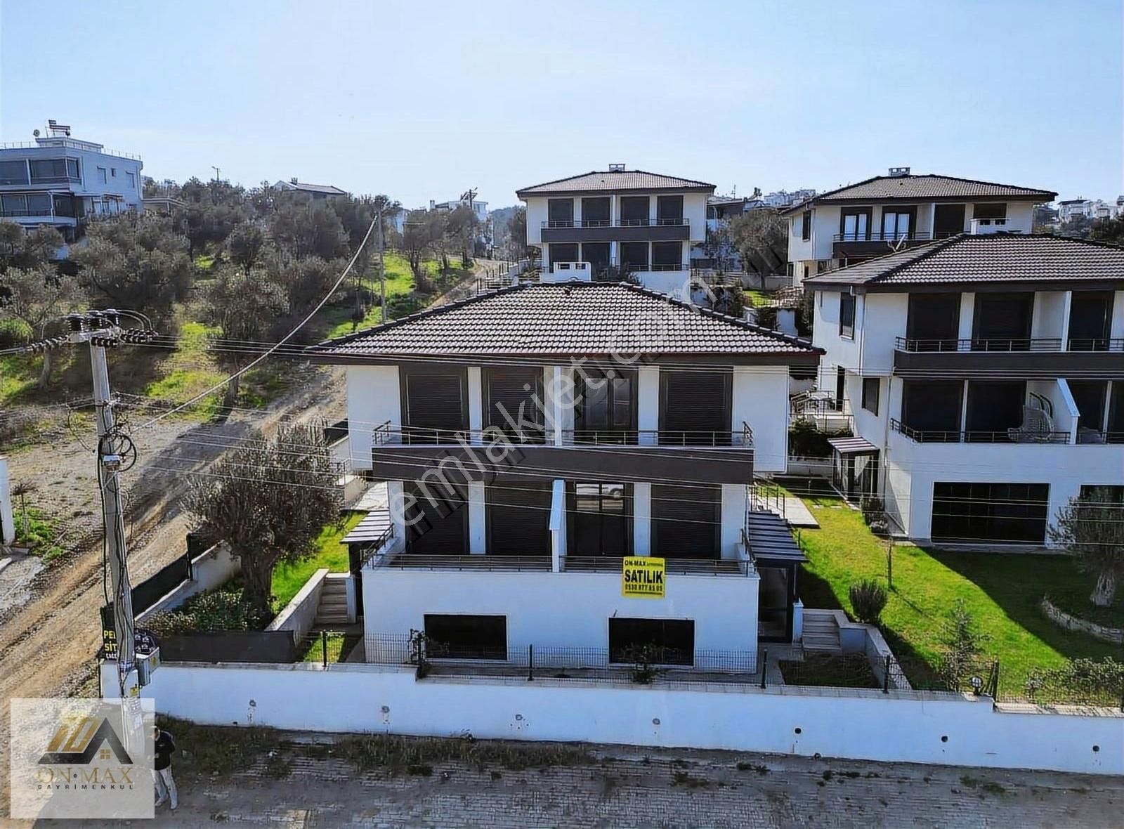 Burhaniye Pelitköy Satılık Villa ONMAX BURHANİYE PELİTKÖYDE SATILIK SIFIR 4+2 180M2 TRİPLEX VİLLA