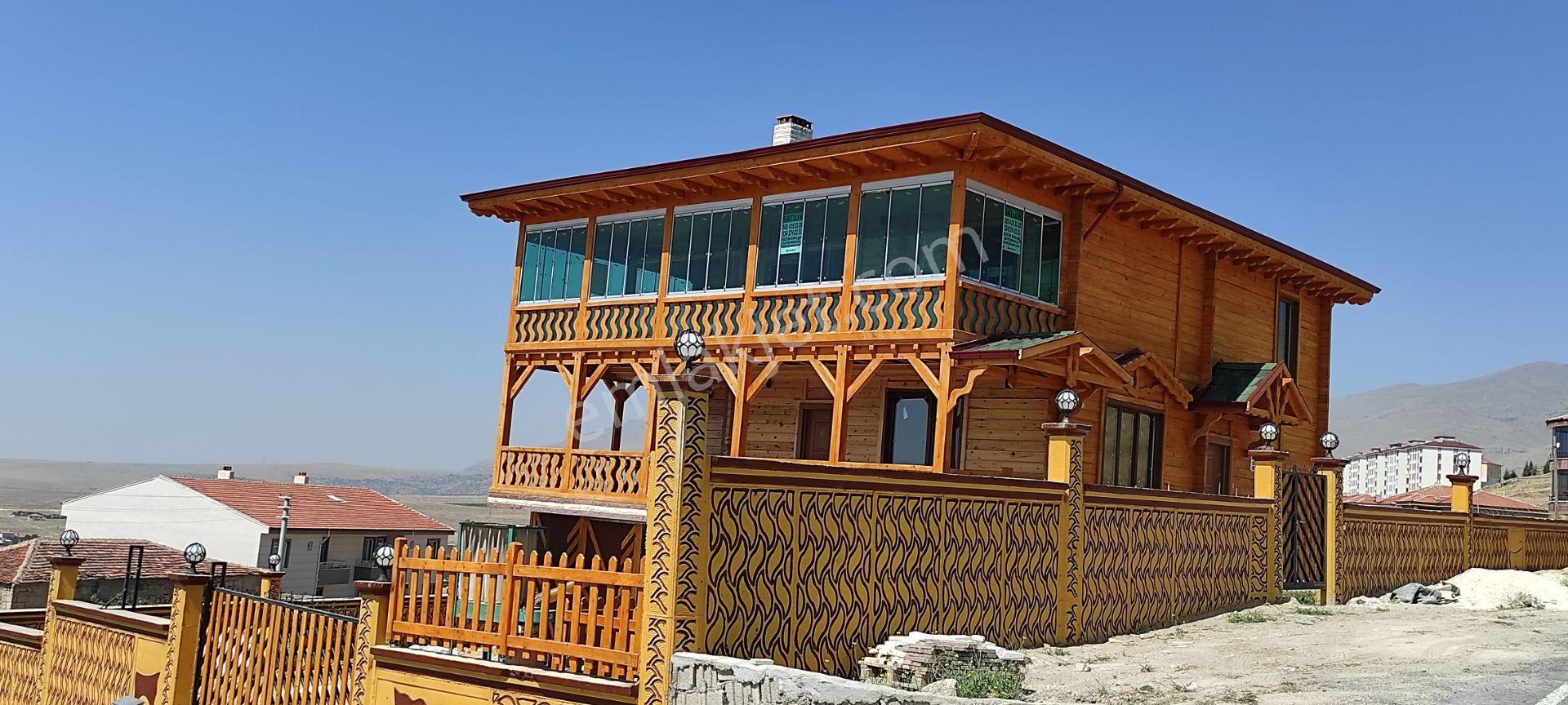 Niğde Merkez Koyunlu Köyü (Yukarı) Satılık Villa  EMSALİ OLMAYAN AHŞAP VİLLA