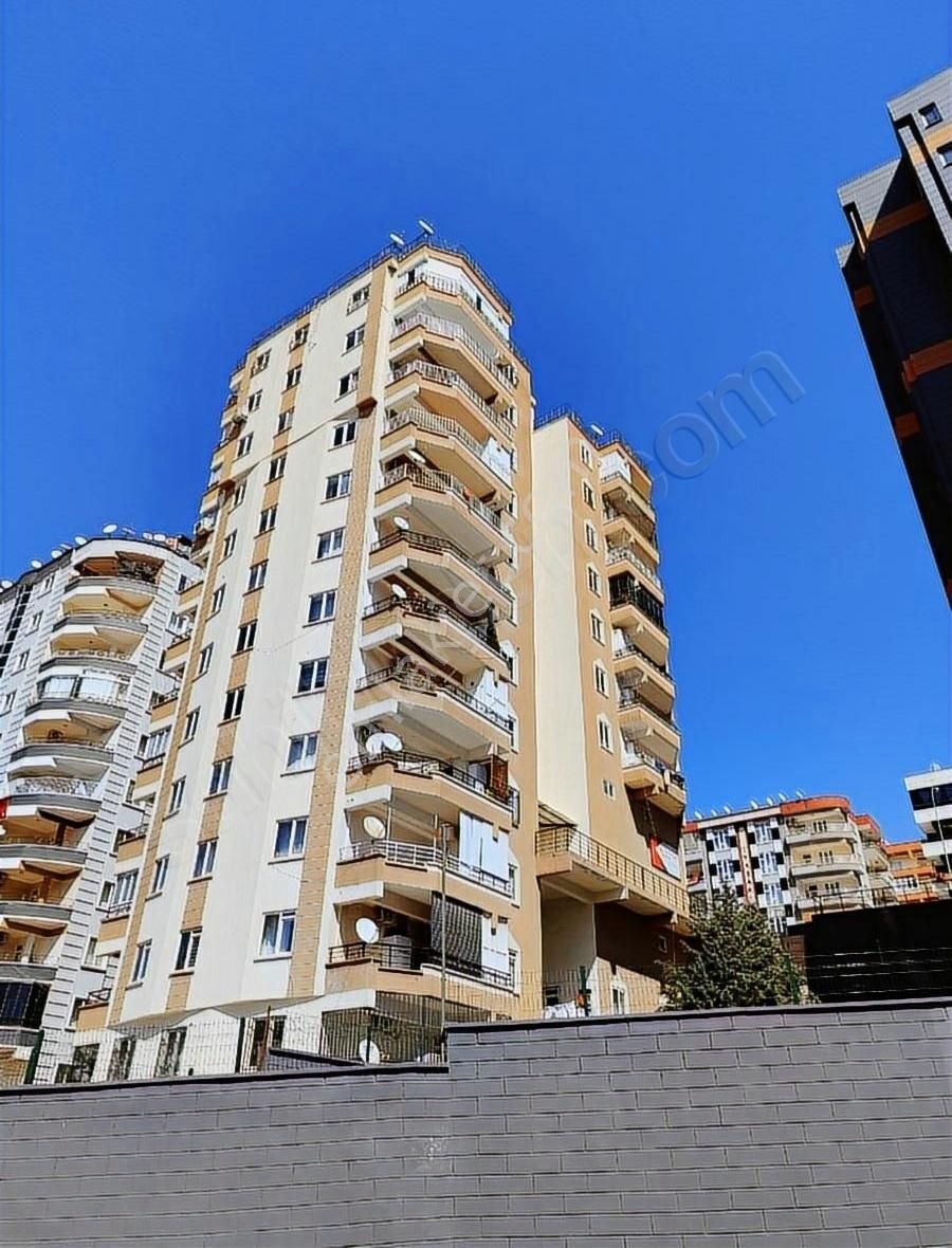 Karaköprü Narlıkuyu Satılık Daire CADDE 17 EMLAK'TAN 3+1 ARAKAT DAİRE