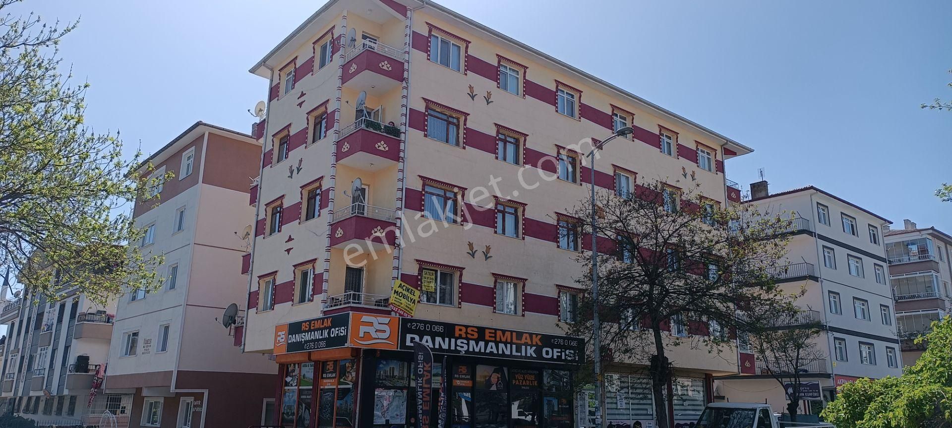 Sincan İstasyon Satılık Daire  SİNCAN MERKEZDE 3+1 1. KAT  KÖŞE BAŞI İŞYERİNE UYGUN DAİRE