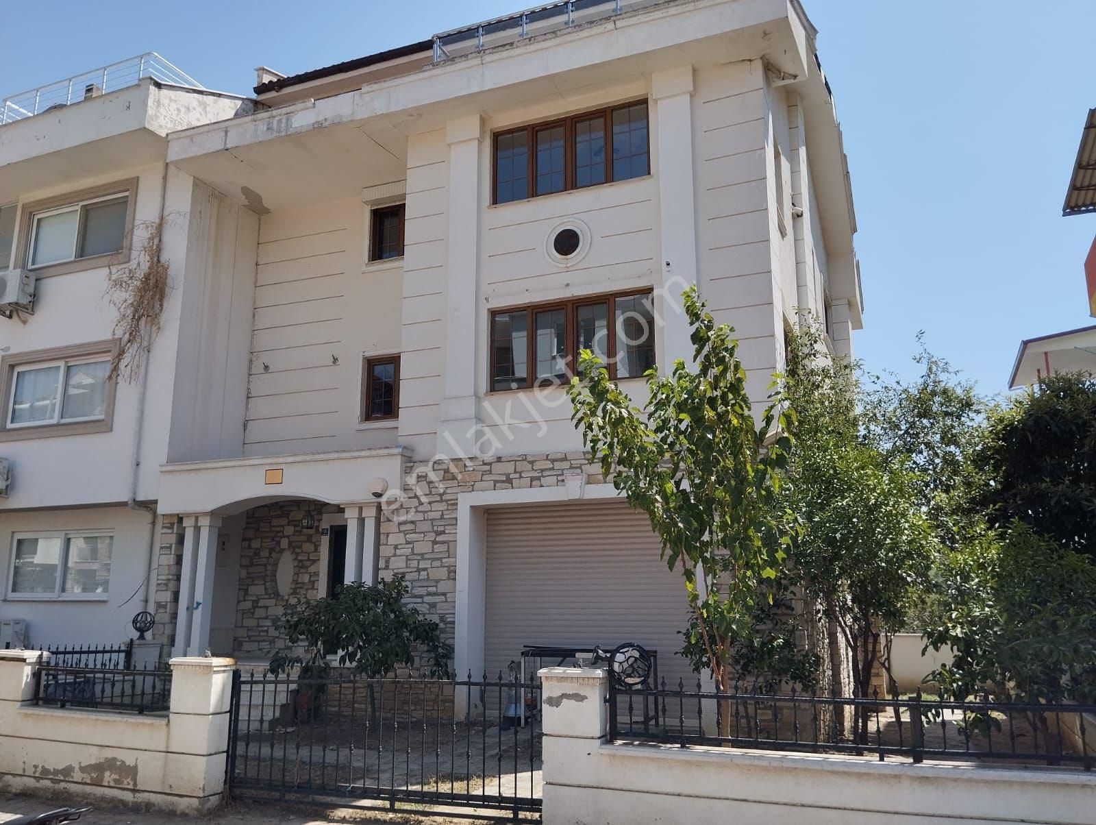 Nazilli Zafer Satılık Villa SAHİBİNDEN ZAFER MAH 7+1 VİLLA