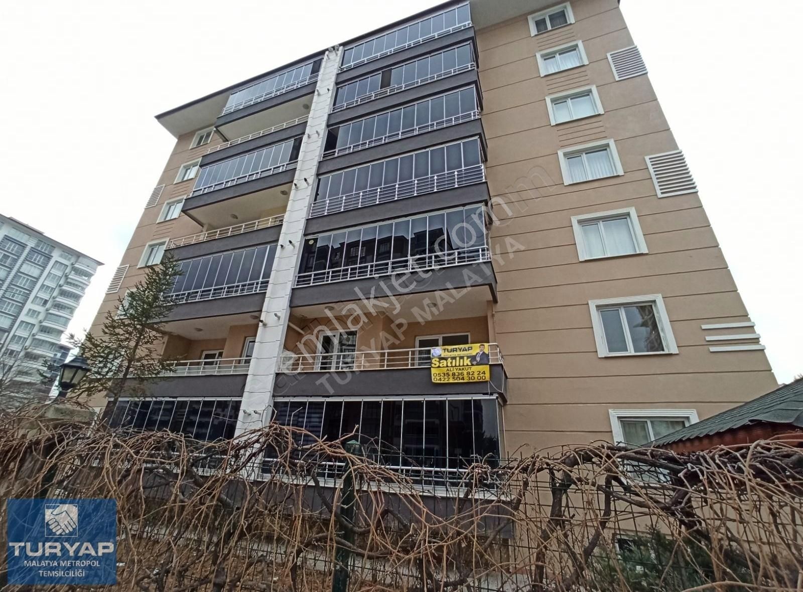 Yeşilyurt Çilesiz Satılık Daire TURYAP METROPOL'DEN FAHRİ KAYAHAN'DA SATILIK 3+1 DAİRE