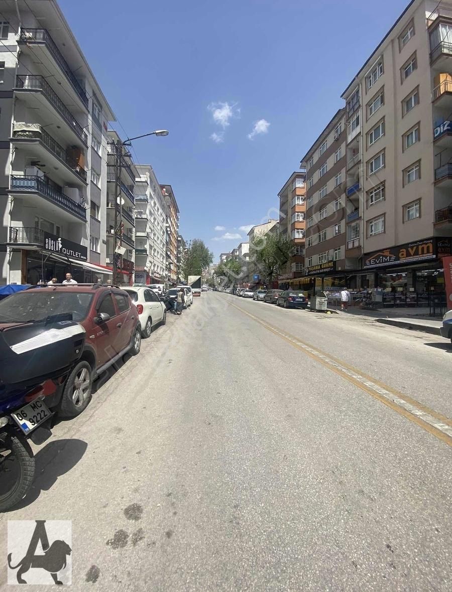 Yenimahalle Demetgül Satılık Daire DEMETEVLER CADDE ÜZERİ SATILIK 3+1 DAİRE