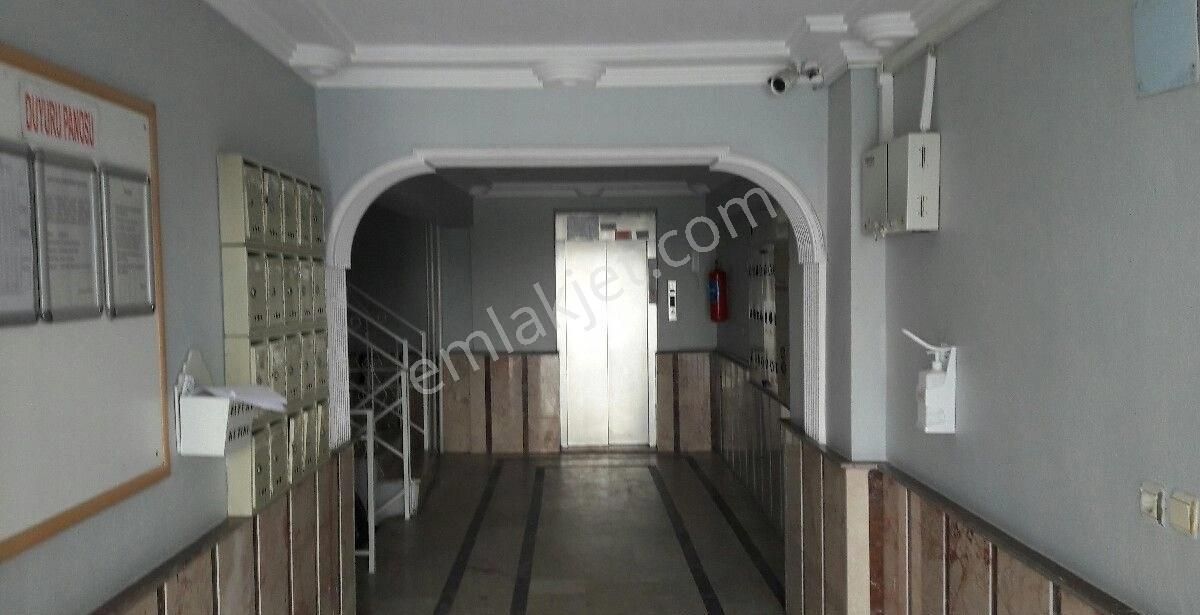 Balıkesir/edremit'te Park Karşısı Çevre Yolu Ve Finansbank 100m 4.kat 135m2 3x1 Jeotermal,asansörlü - Görsel 16