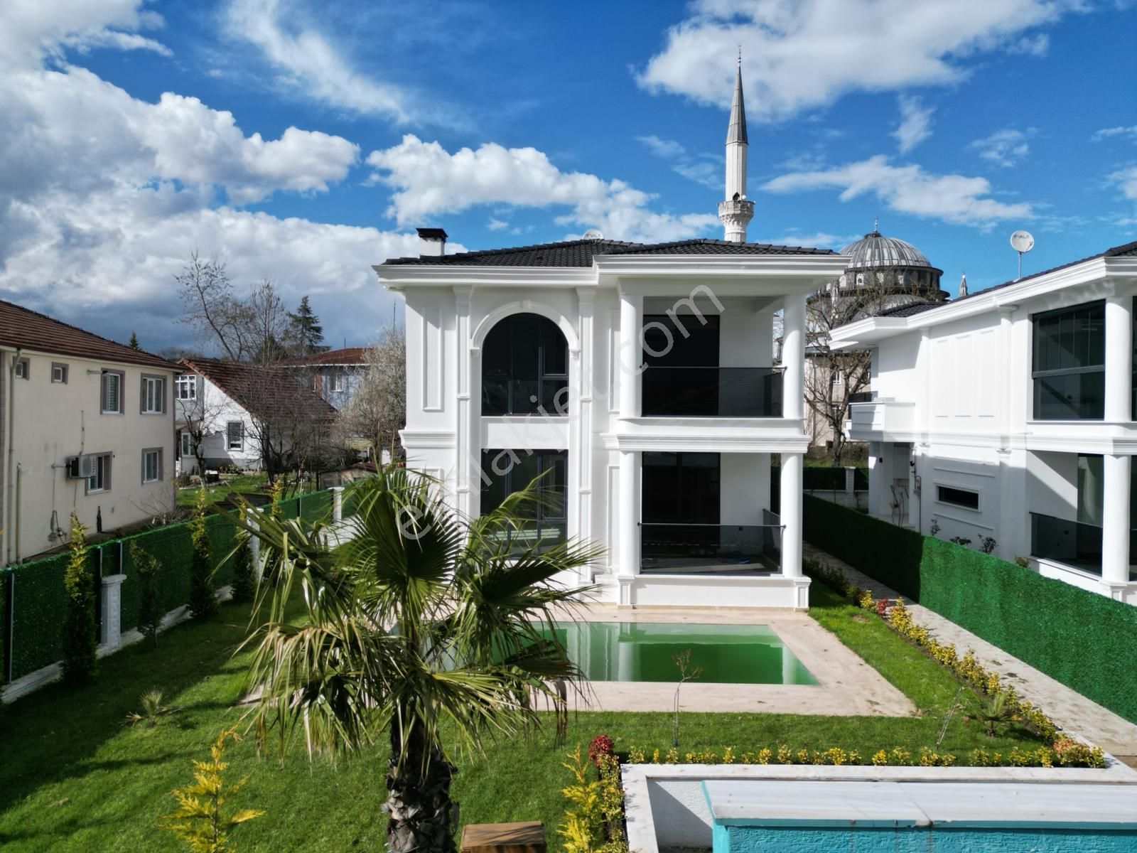 Kartepe Sarımeşe Satılık Villa ALAÇATI'DAN EŞSİZ TASARIMDA MÜSTAKİL HAVUZLU 4+1 SATILIK VİLLA