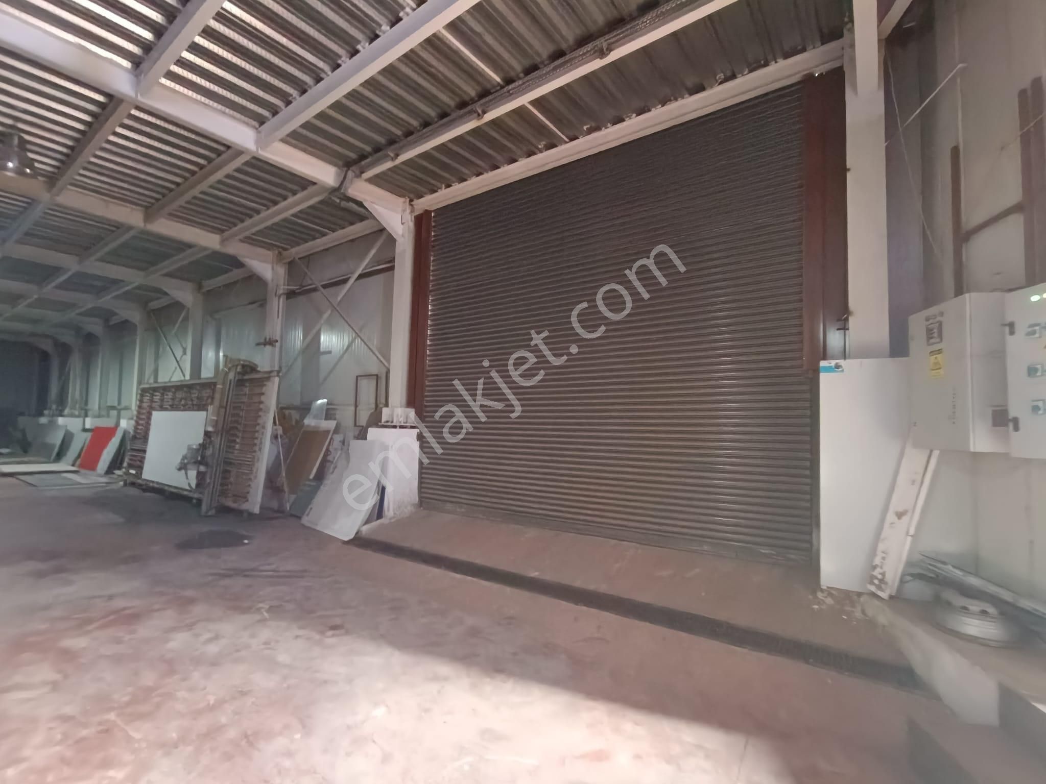 Ataşehir Ferhatpaşa Kiralık Fabrika 2200 M2 Kullanım Alanlı Fabrika